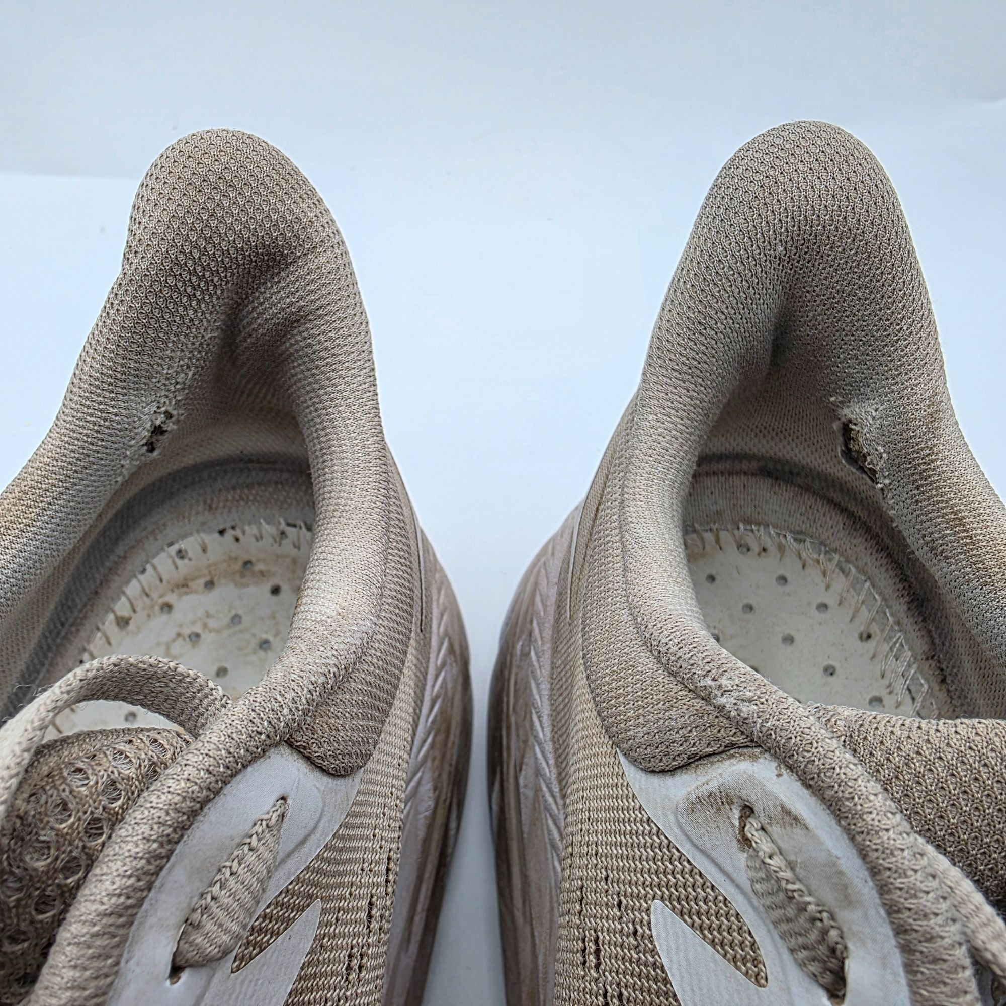 Hoka Hoka One One Clifton 7 Womens Size 9.5 White Sneaker Shoes A Size US 9.5 / IT 39.5 - 6 Thumbnail