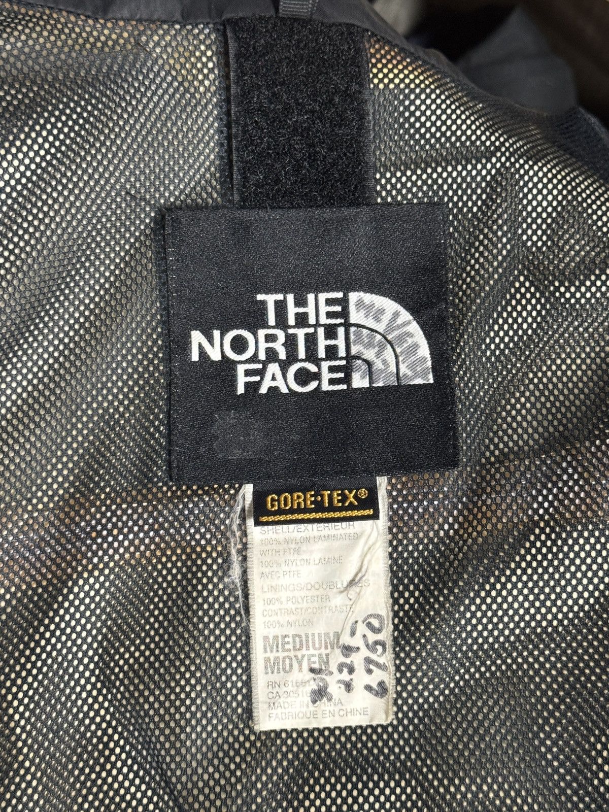The North Face Vintage TNF The North Face Mountain Light Jacket Aztec Blue Size US M / EU 48-50 / 2 - 10 Thumbnail