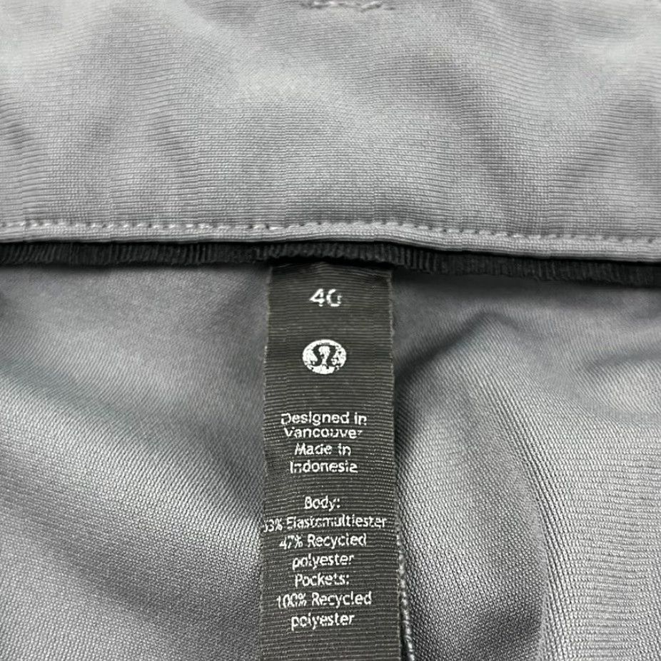 Lululemon Lululemon Commission Pants Mens 40 x 35 Classic Fit Gray Warpstreme Golf Travel Pants Mens Regular Waist 40 Gray Size US 40 / EU 56 - 4 Thumbnail