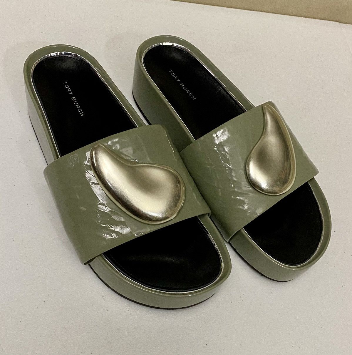 Tory Burch Tory Burch Patos Slide Crinkle Leather Metal Plate 8.5 New Size US 8.5 / IT 38.5 - 15 Thumbnail