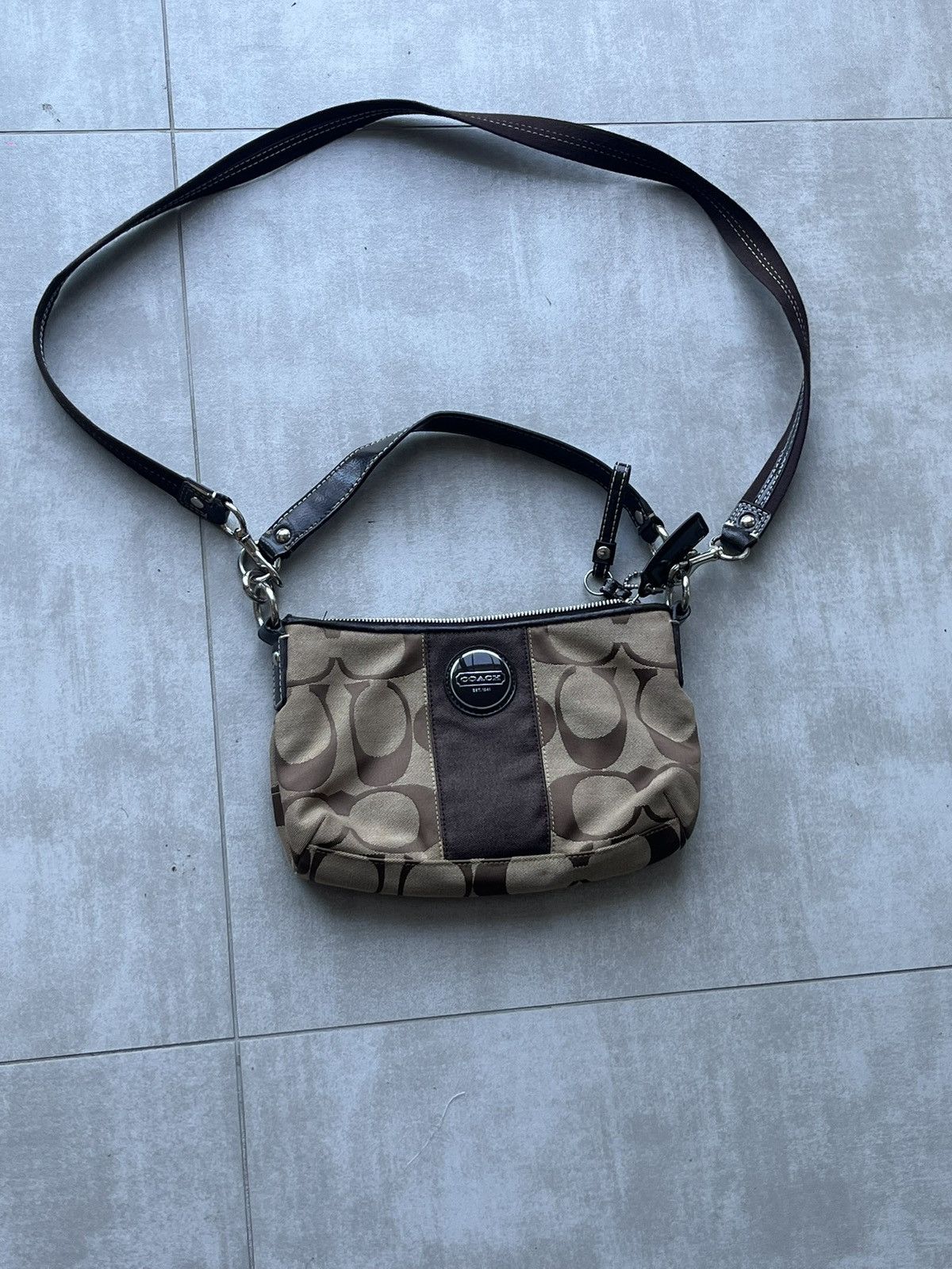 Coach Coach Signature Canvas Brown Crossbody / Shoulder Bag Size ONE SIZE - 3 Thumbnail