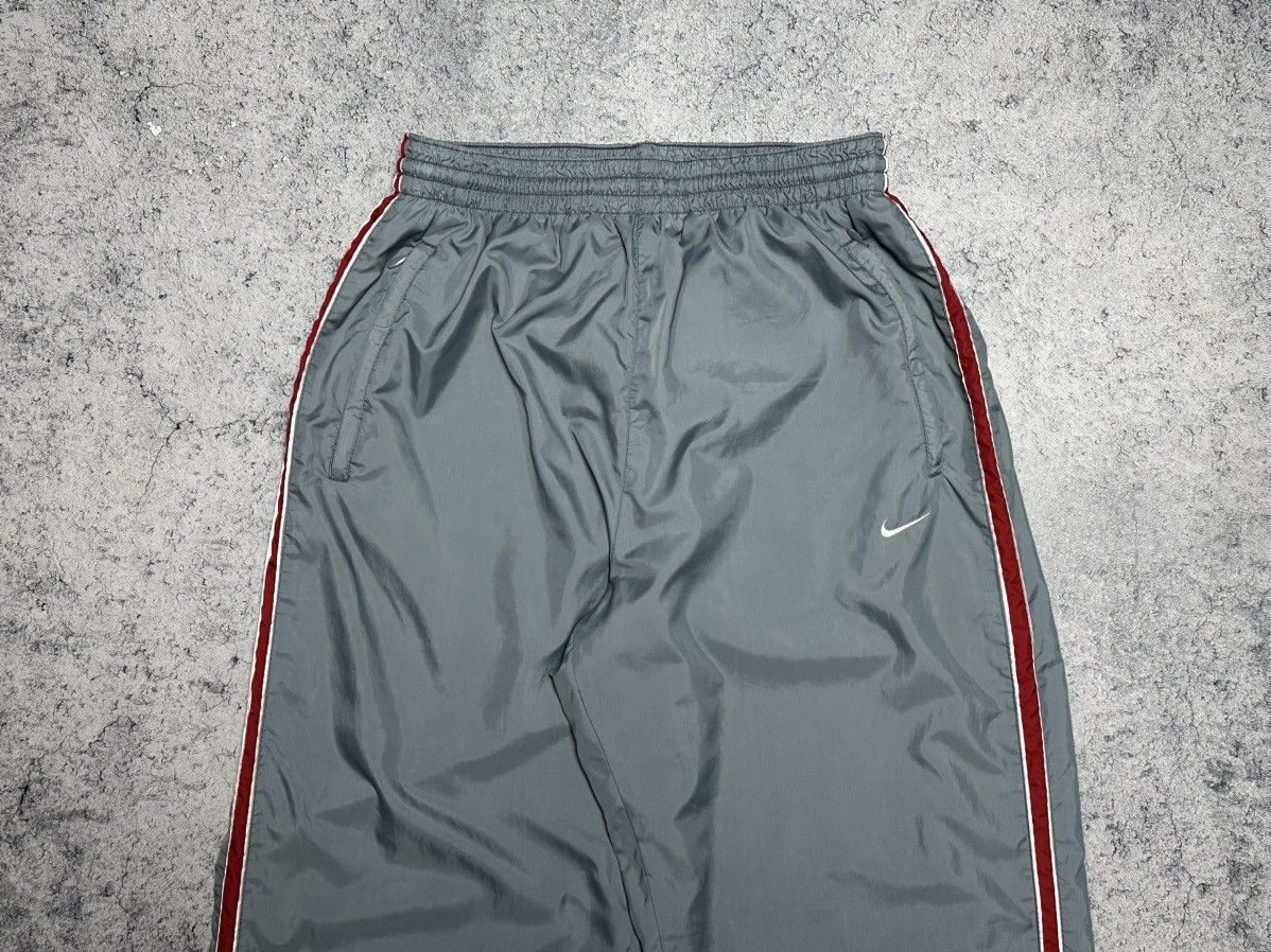 Nike Vintage Nike Track Pants Stripe Y2K Size US 32 / EU 48 - 2 Thumbnail