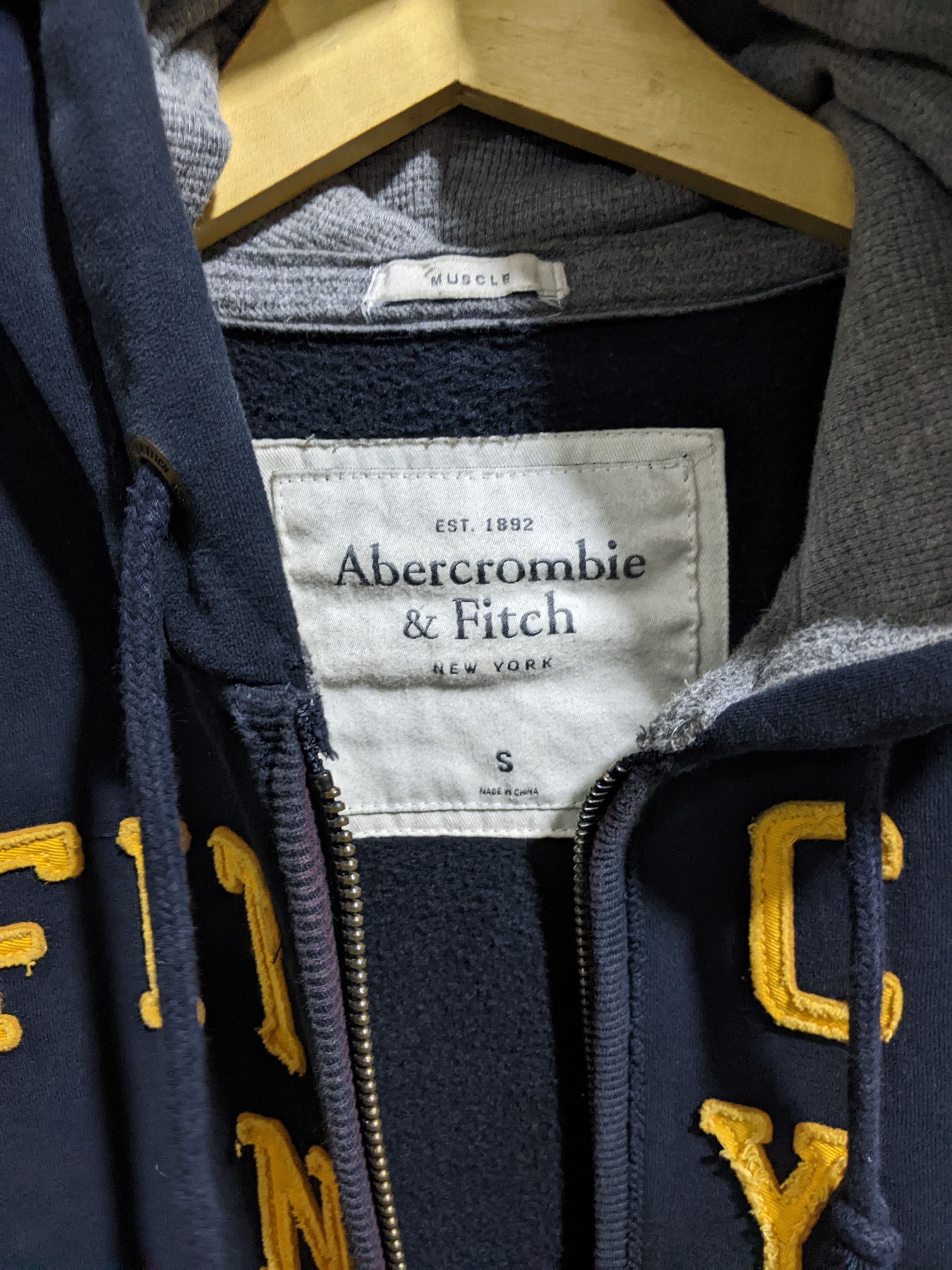 Abercrombie & Fitch Distressed Muscle Abercrombie Size US S / EU 44-46 / 1 - 4 Thumbnail