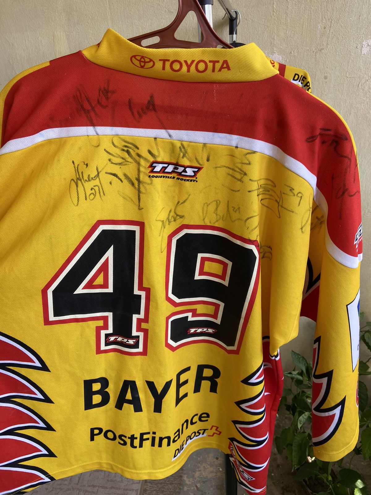 NHL SCL Tiger Langnau Switzerland NFL hockey Bauer Size US M / EU 48-50 / 2 - 9 Thumbnail