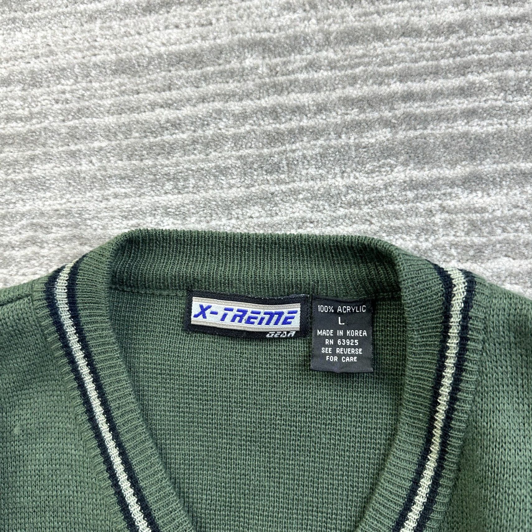 Vintage VINTAGE Xtreme Gear Sweater Vest Mens Large Green 80s 90s Tennis Golf Y2K - Vest, Sleeveless, V-Neck, All Seasons, Green, Regular Fit Mens Size US L / EU 52-54 / 3 - 5 Thumbnail