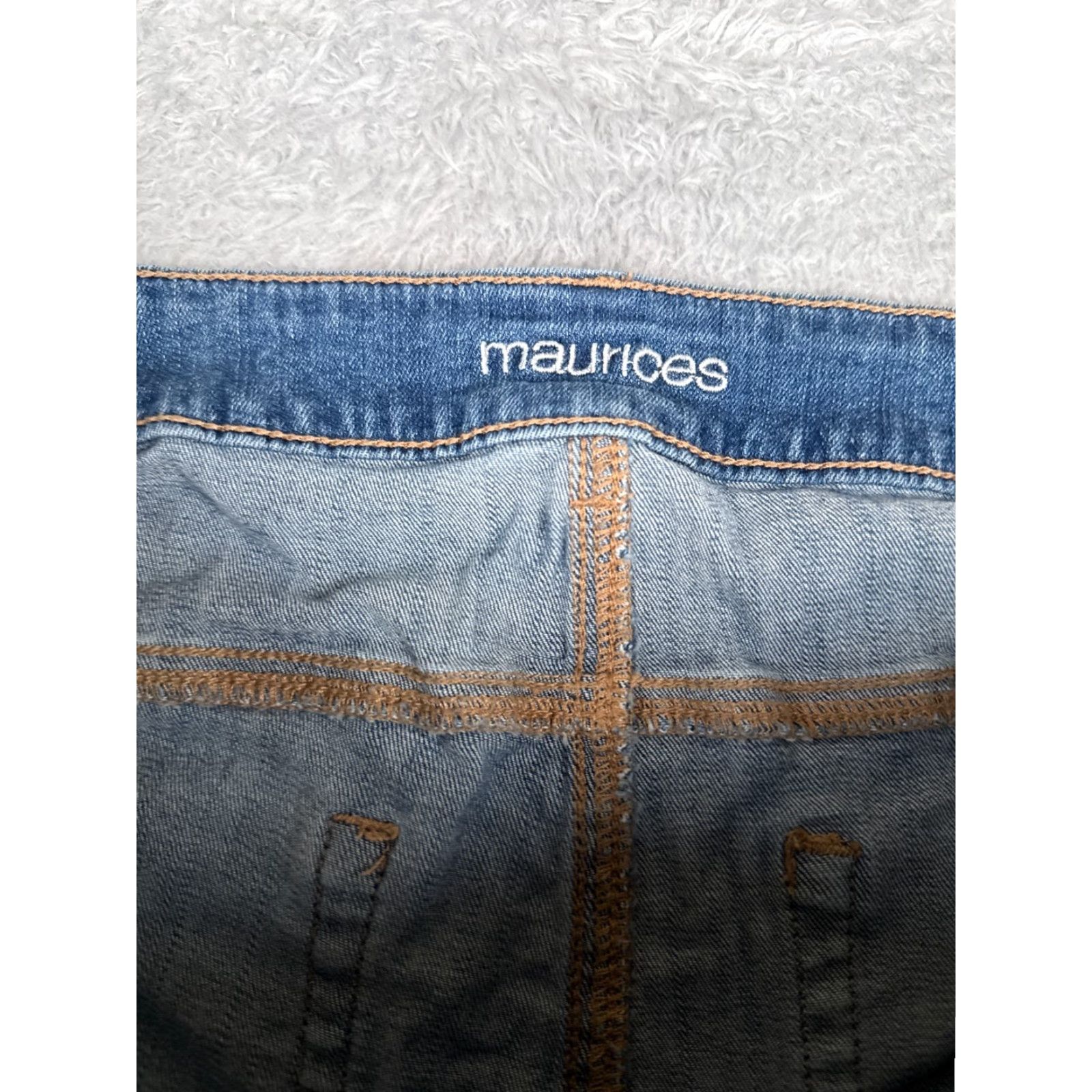 Vintage Maurices Jeans Womens 16W Capri Blue Denim Distressed Raw Hem Cotton 36x23 Size 38" / US 16 / IT 52 - 6 Thumbnail