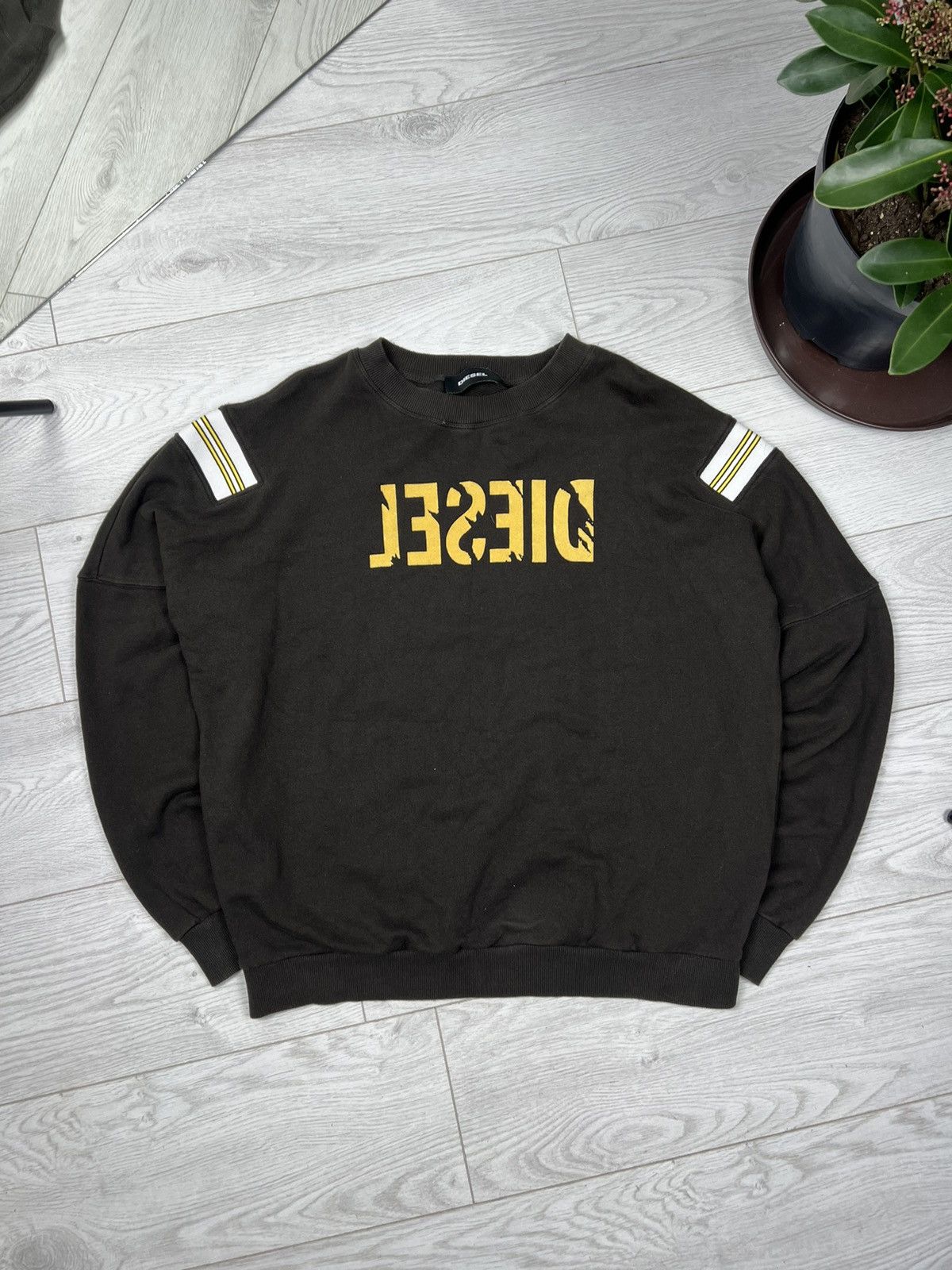 Diesel × Vintage Vintage Diesel Sweatshirt 90’s Embroidered Logo Oversized Size US L / EU 52-54 / 3 - 1 Thumbnail