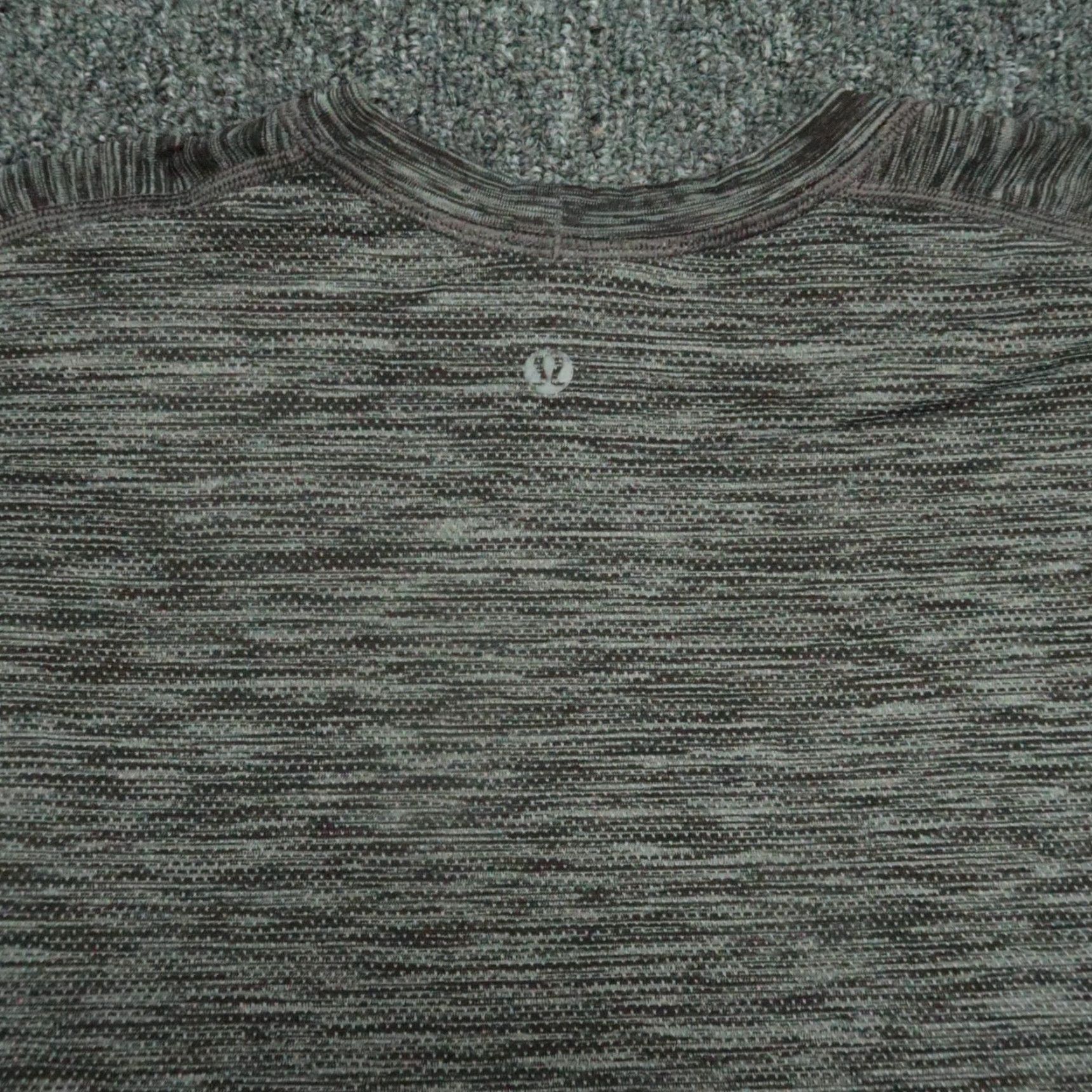 Lululemon Lululemon Shirt Mens XL Gray Metal Vent Tech Short Sleeve Athletic Tee Size US XL / EU 56 / 4 - 4 Thumbnail
