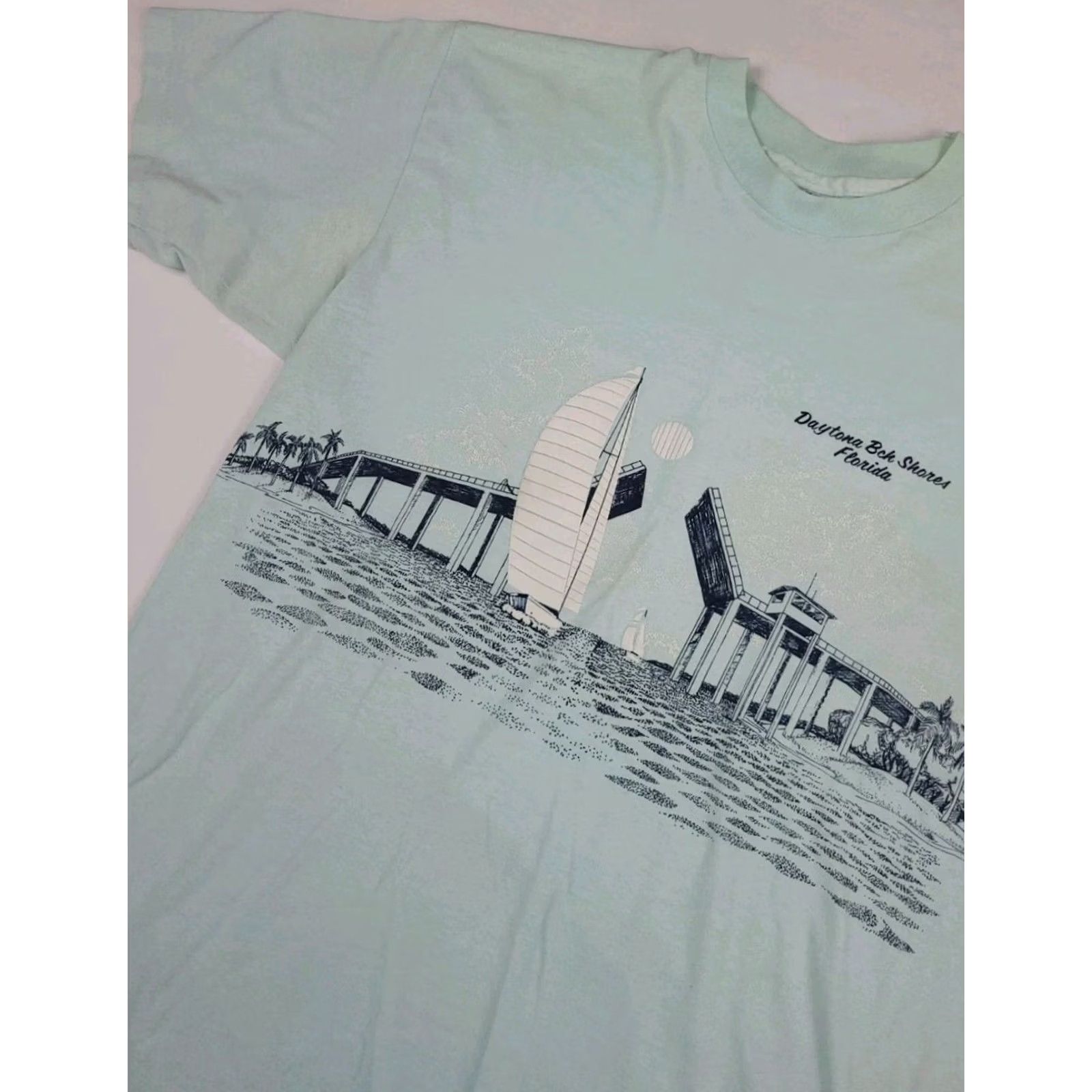 Hanes VINTAGE Hanes T-Shirt Daytona Beach Shores Bridge Art USA Green L Mens Short Sleeve Crew Neck 80s 90s Size US L / EU 52-54 / 3 - 2 Thumbnail