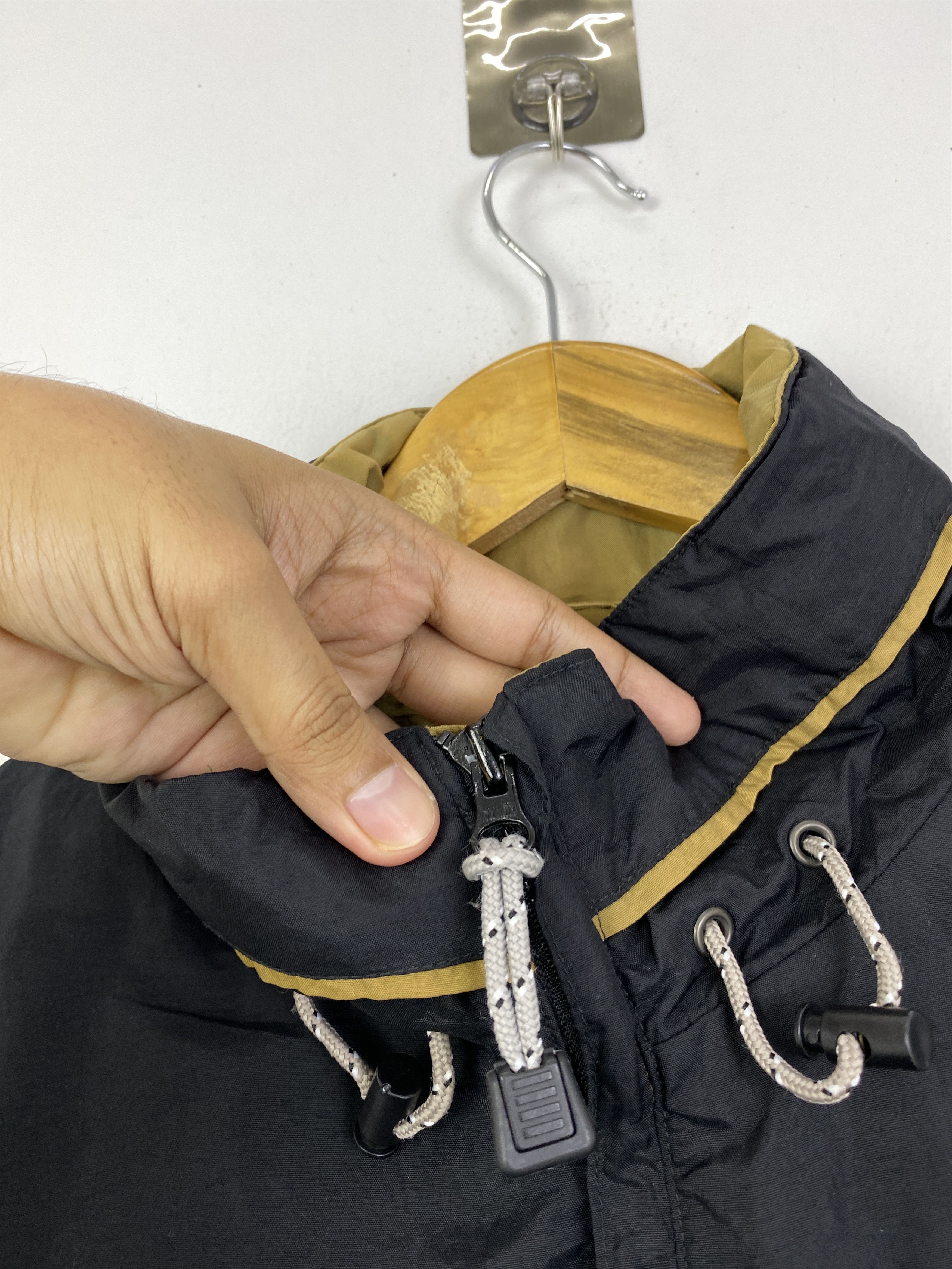 Japanese Brand Vintage G.T. Hawkins Mountain Crest Windbreaker JA0239 Size US M / EU 48-50 / 2 - 11 Thumbnail