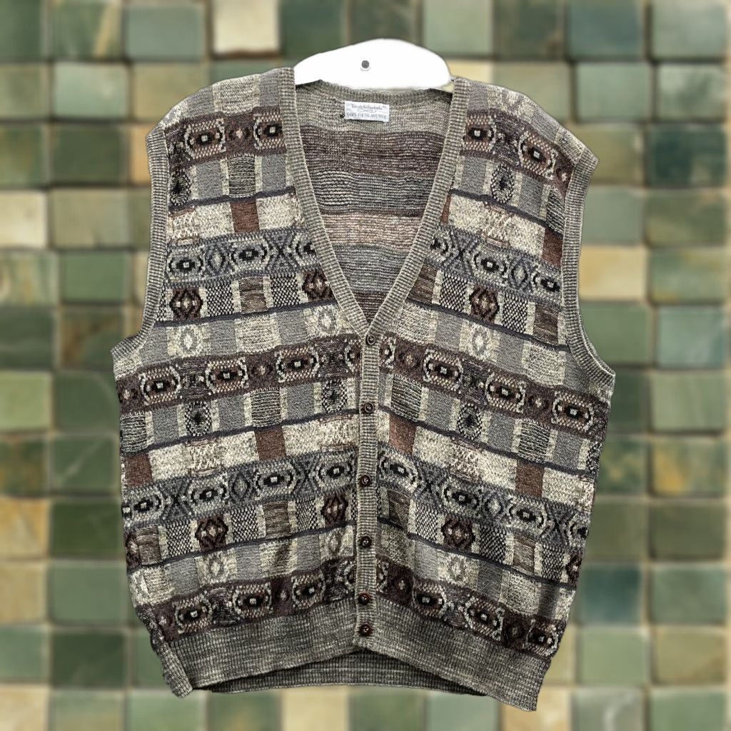 Vintage VINTAGE Tricots St Raphael Saks Fifth Ave Vest XL Silk Blend Fisherman Grandpa USA Geometric Knit Lightweight Classic Mens Brown Size US XL / EU 56 / 4 - 1 Thumbnail