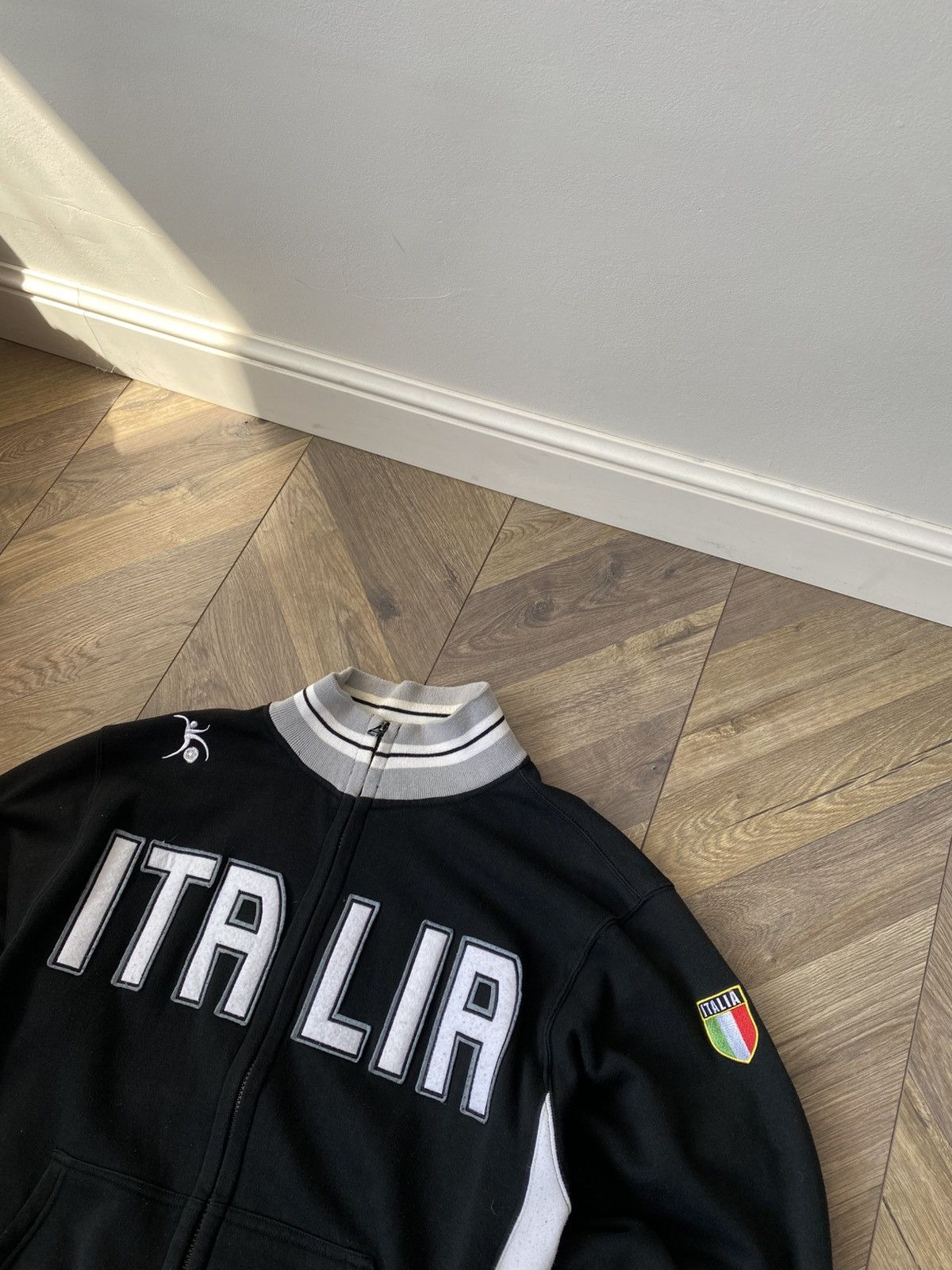 Other Vintage Italia Y2K Big Logo Zip Sweatshirt Size US L / EU 52-54 / 3 - 5 Thumbnail