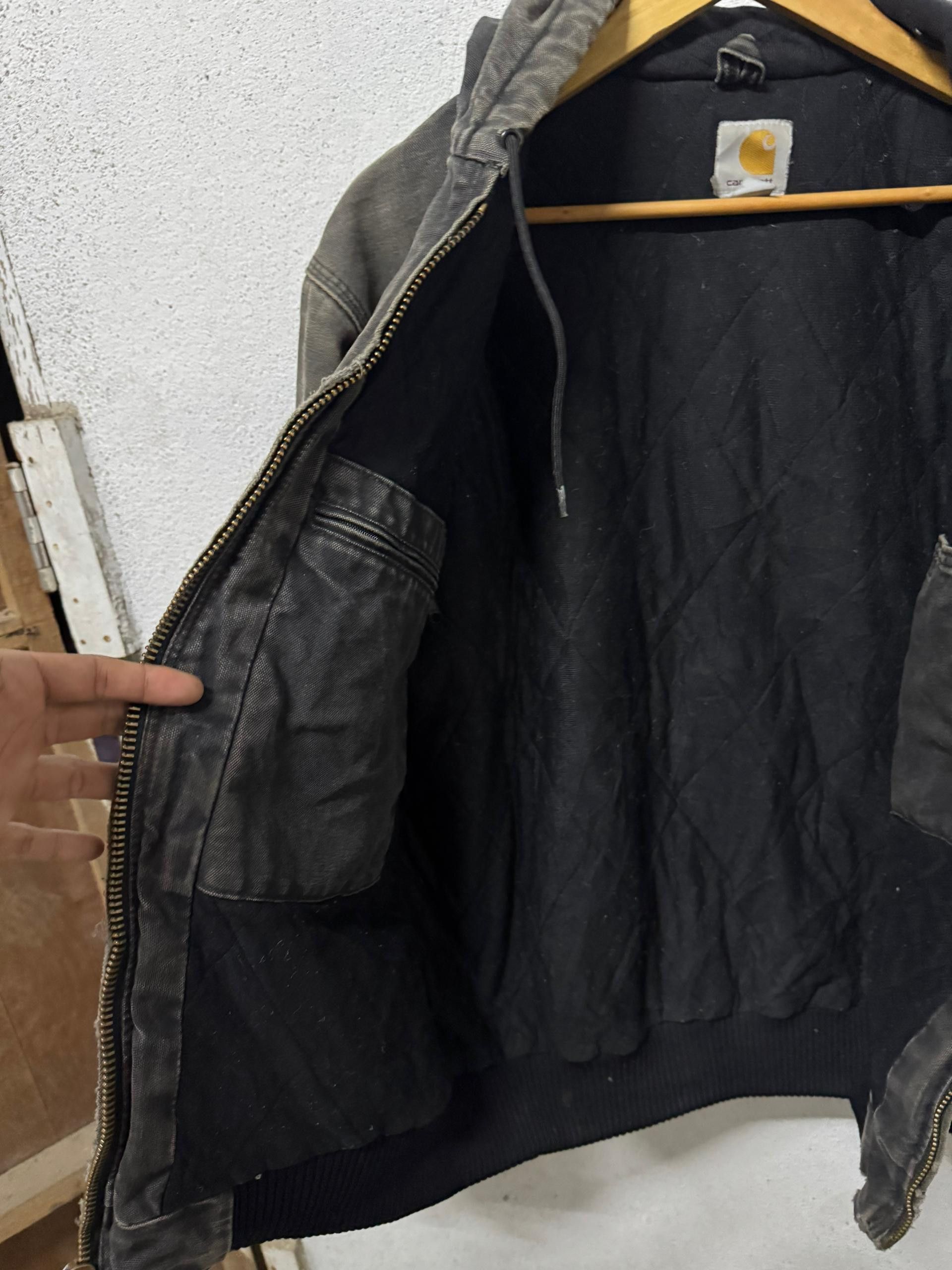 Carhartt Vintage sunfaded distressed carhatt hooded jacket workwear Size US M / EU 48-50 / 2 - 9 Thumbnail