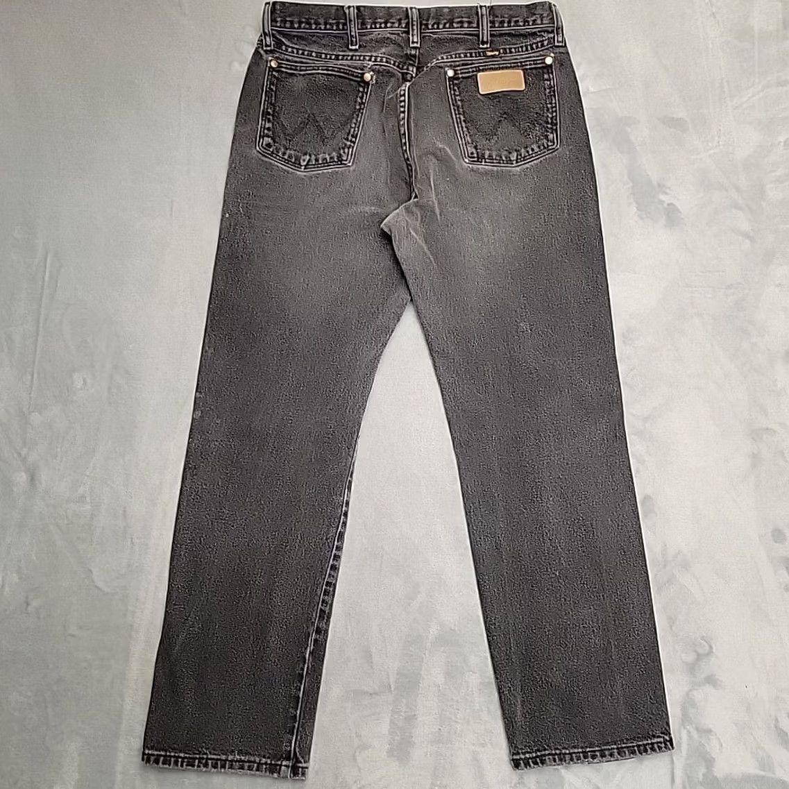 Wrangler Wrangler Jeans Mens 33x32 Black Heavyweight Denim 1013MWZWK Western Cowboy Rodeo Jeans Mens 33 Black Cowboy Western USA Wrangler 13MWZ Mens Size US 33 - 5 Thumbnail