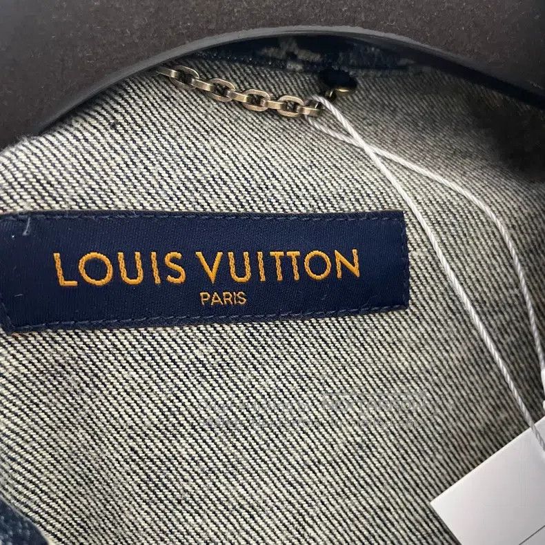 Louis Vuitton Louis Vuitton Tapestry full of logo denim short sleeve shi Size US M / EU 48-50 / 2 - 5 Thumbnail