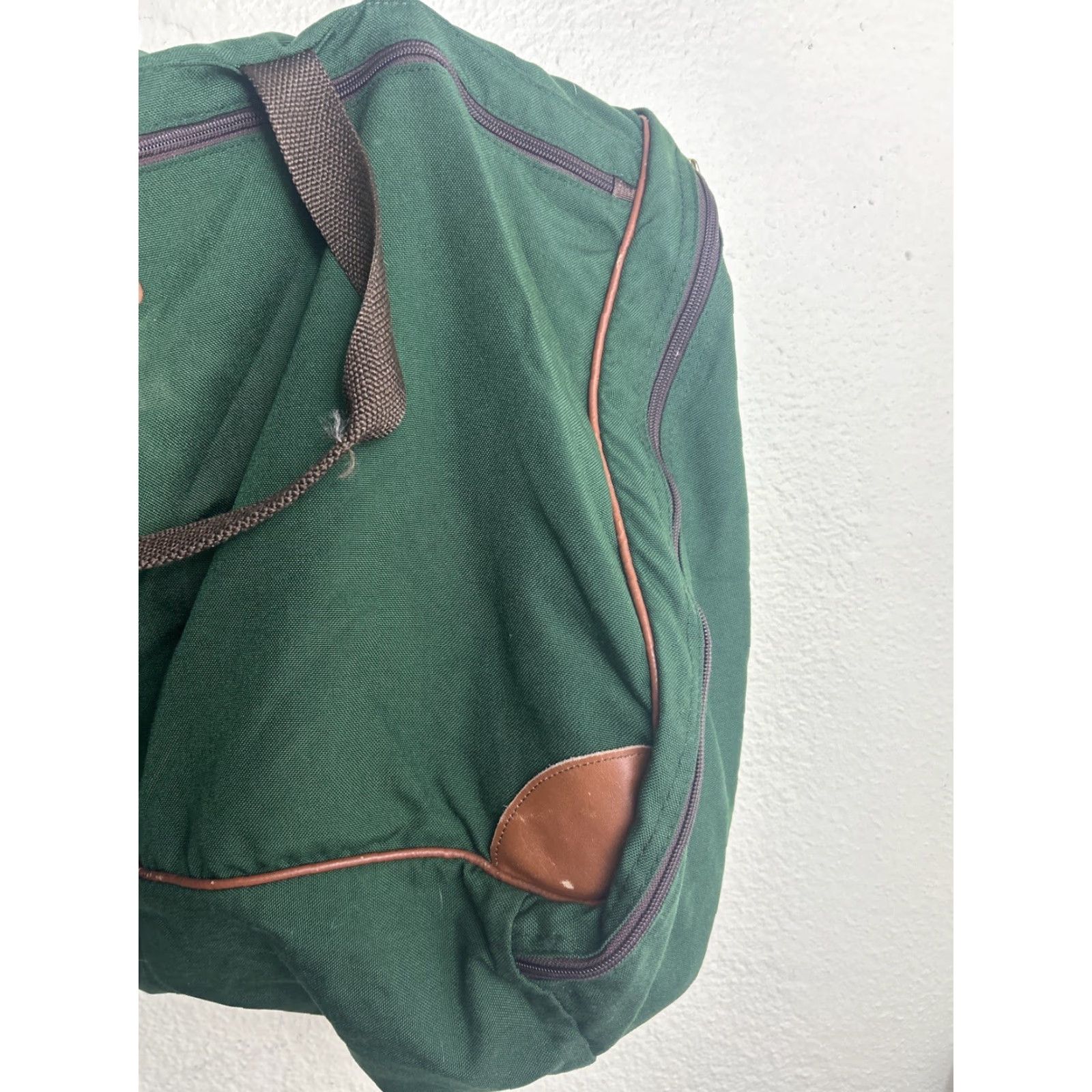 Vintage VINTAGE L.L. Bean Bag Duffel Travel Carry On 23"x16"x7" Green Leather Canvas Maroon Brass Hardware Womens Men’s Travel Bag Size ONE SIZE - 4 Thumbnail