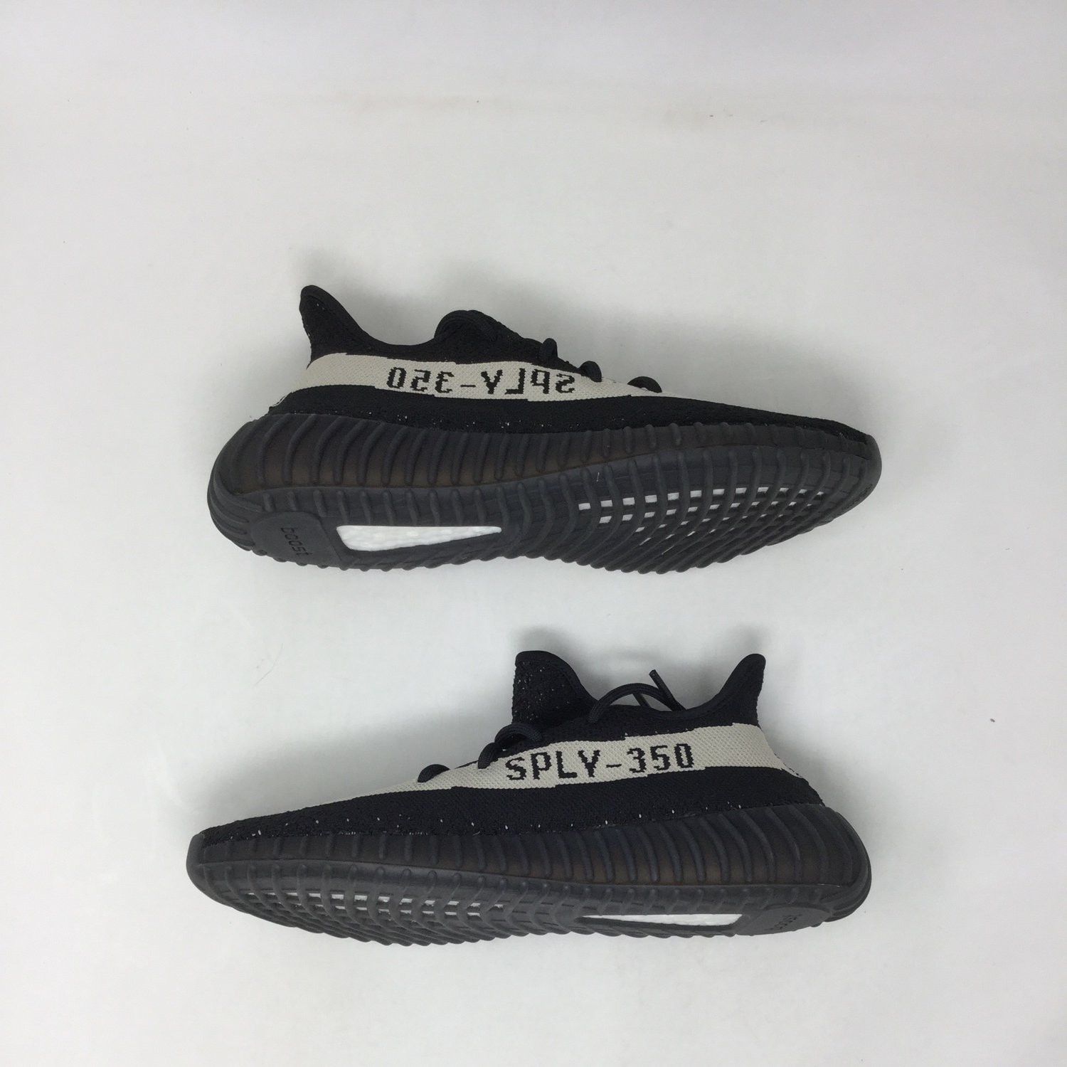 Yeezy retailer Adidas Boost 350 V2 Oreo - Size 9.5