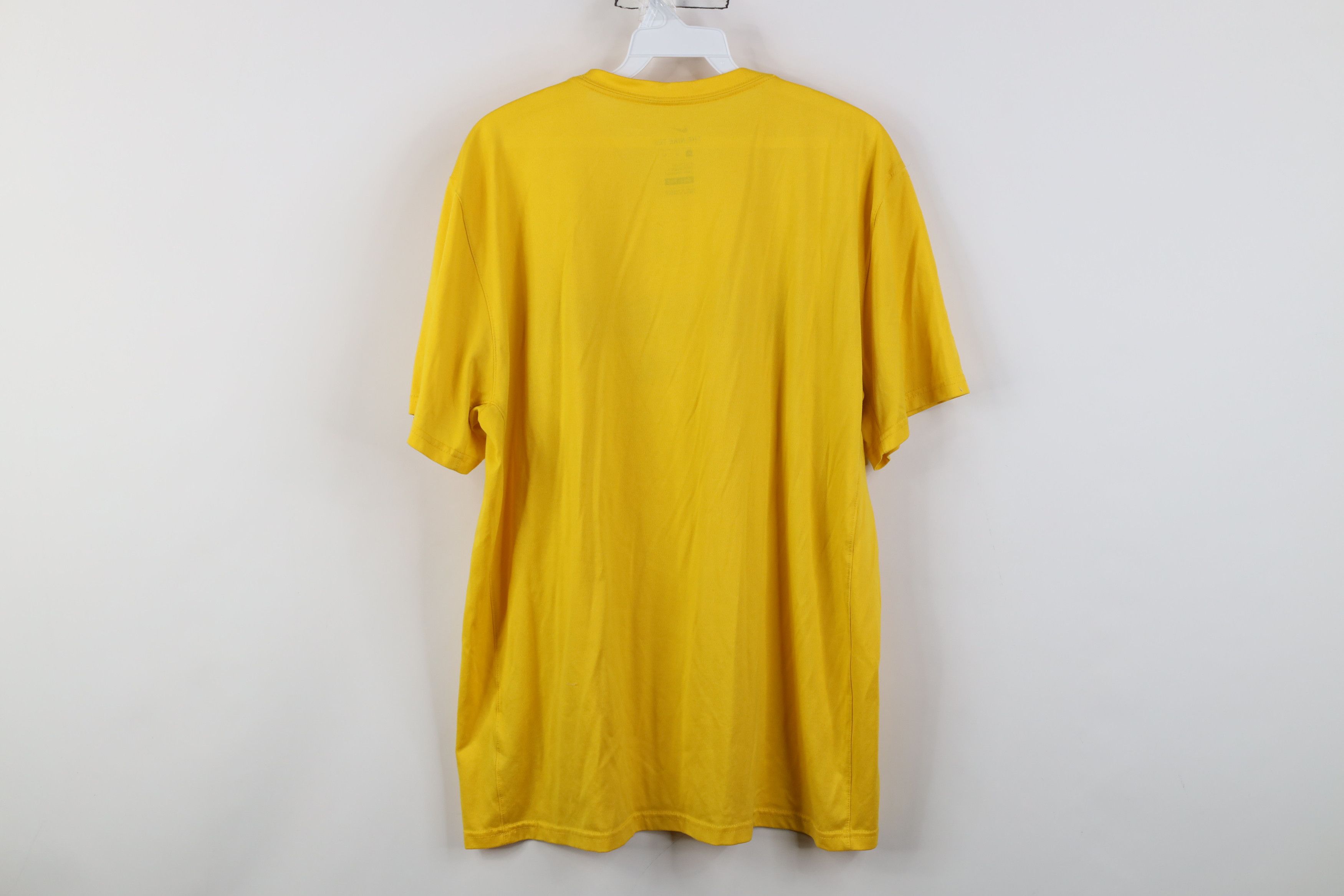Nike Nike Air Jordan University of Michigan Basketball T-Shirt Size US XL / EU 56 / 4 - 11 Thumbnail