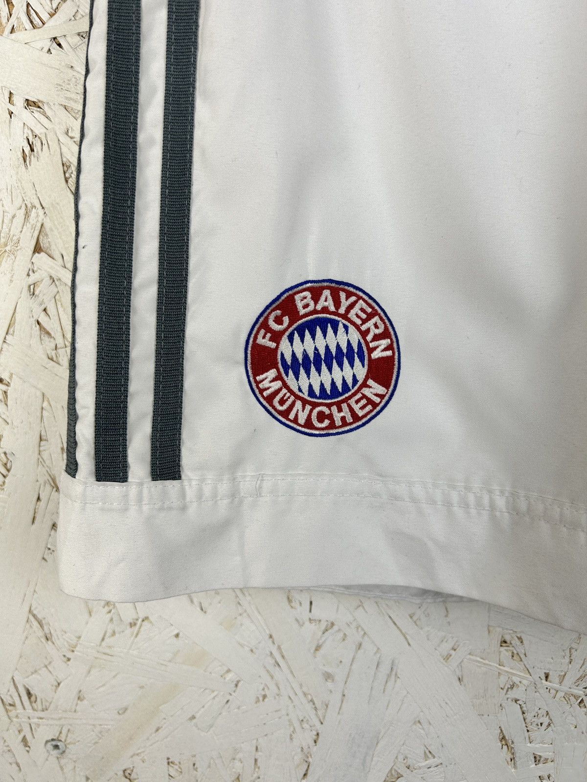 Adidas Vintage Adidas Fc Bayern Munchen 2002/03/04 Away Kit Shorts Size US 28 / EU 44 - 2 Thumbnail