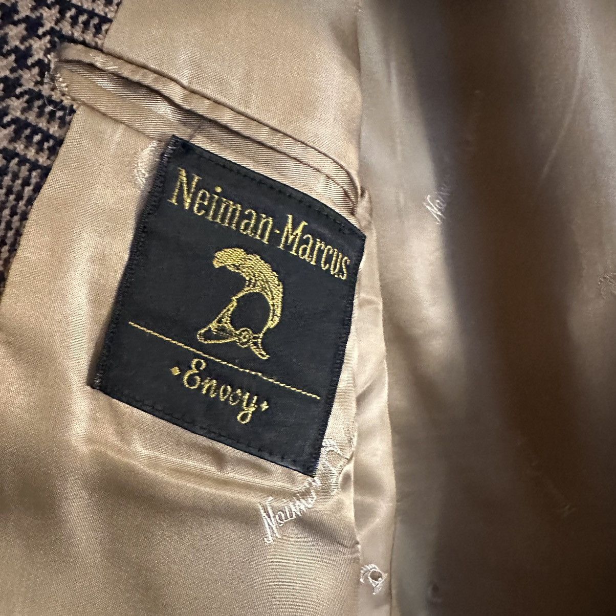 Neiman Marcus Vintage Nieman Marcus Envoy Tan Wool Navy Plaid Blazer Size 40R - 3 Thumbnail
