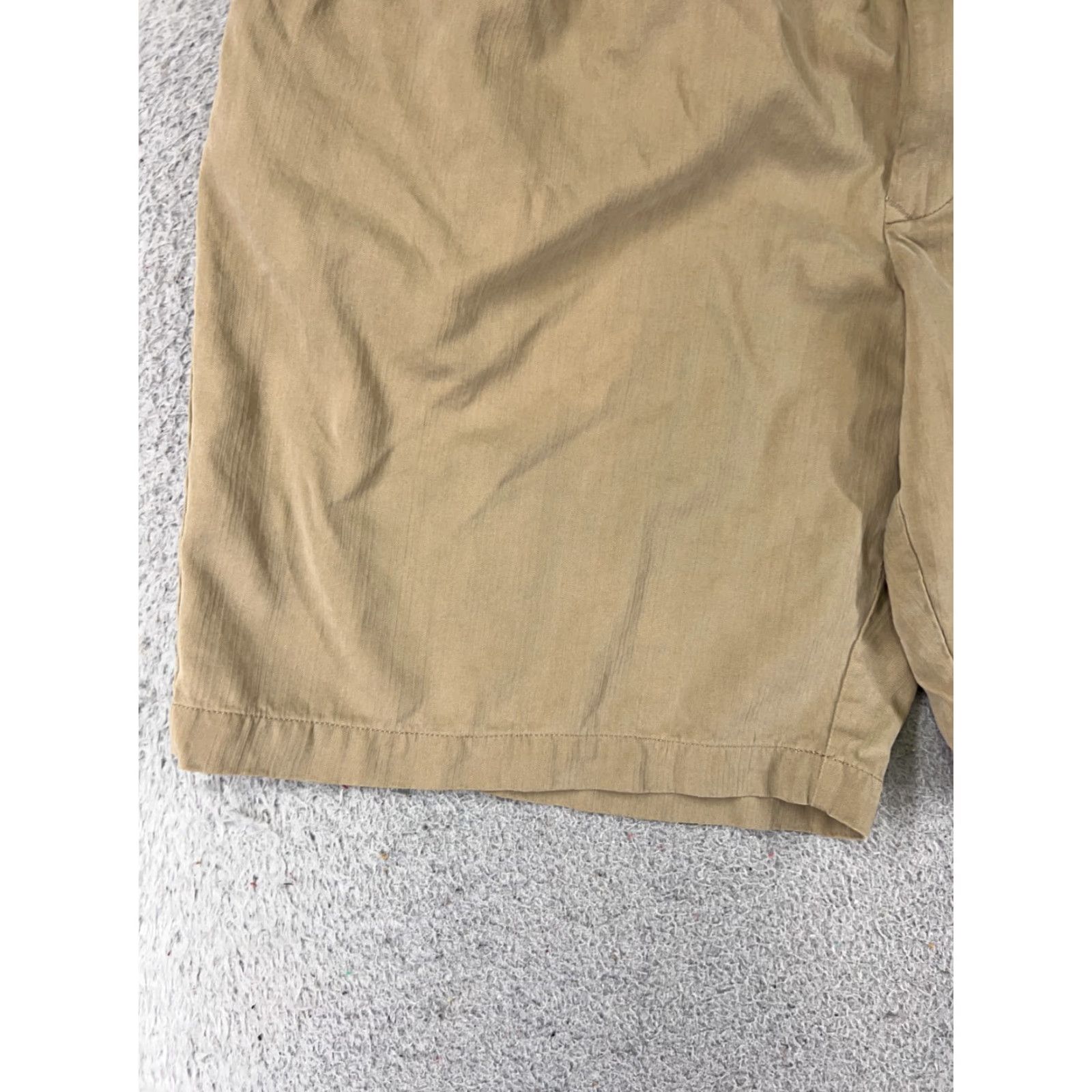 Tommy Bahama Tommy Bahama Shorts Men Bermuda Beige Silk 40x9 Pleated Herringbone Casual Beach "Mens" Size US 40 / EU 56 - 3 Thumbnail