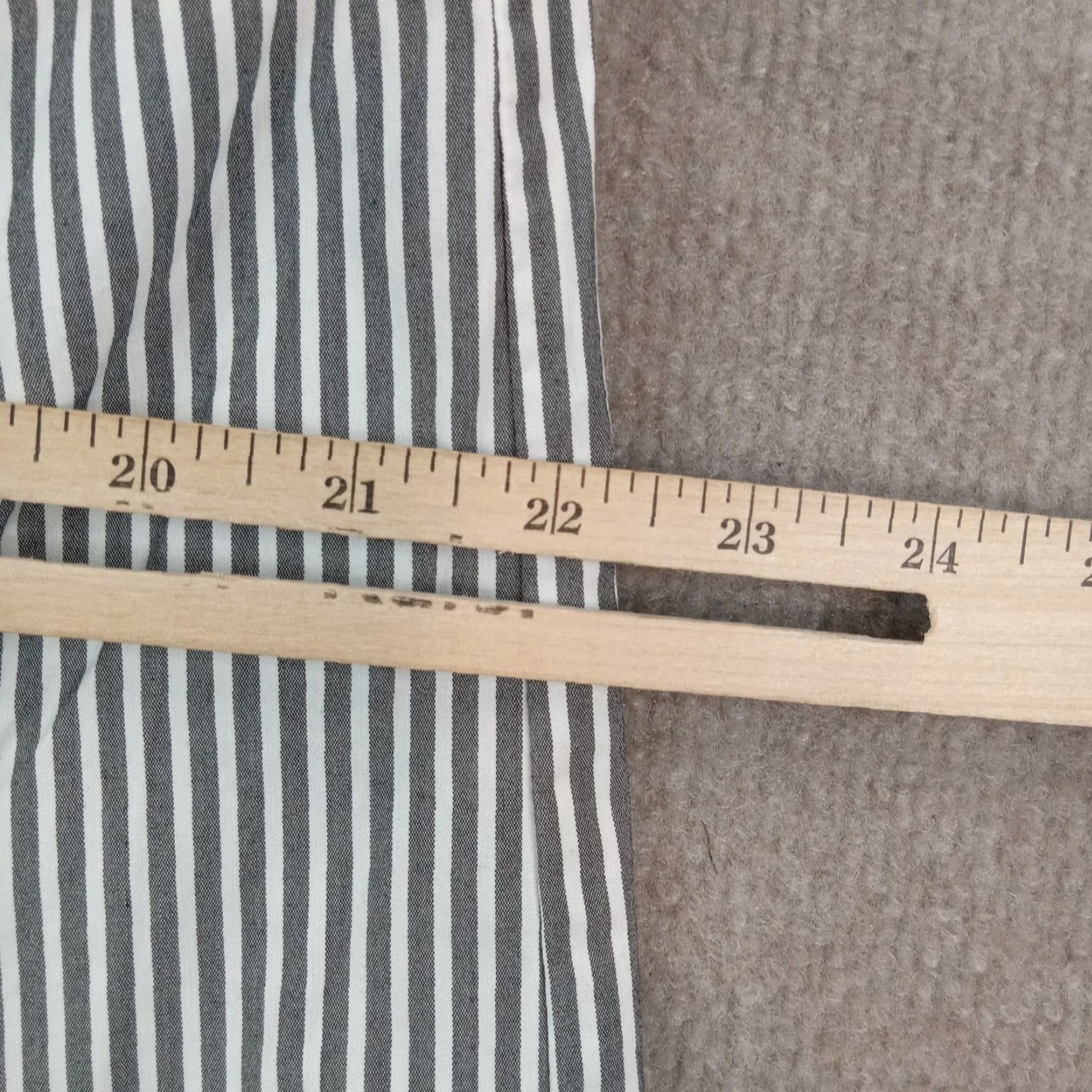 Vince Vince Gray White Striped One Shoulder Stretch Lightweight Womens Large Blouse Size L / US 10 / IT 46 - 4 Thumbnail
