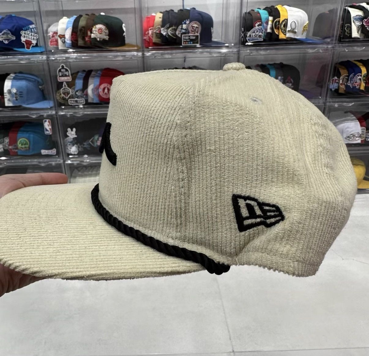 New Era New Era MILO Corduroy Flat Brim Cap J32 Size ONE SIZE - 6 Thumbnail