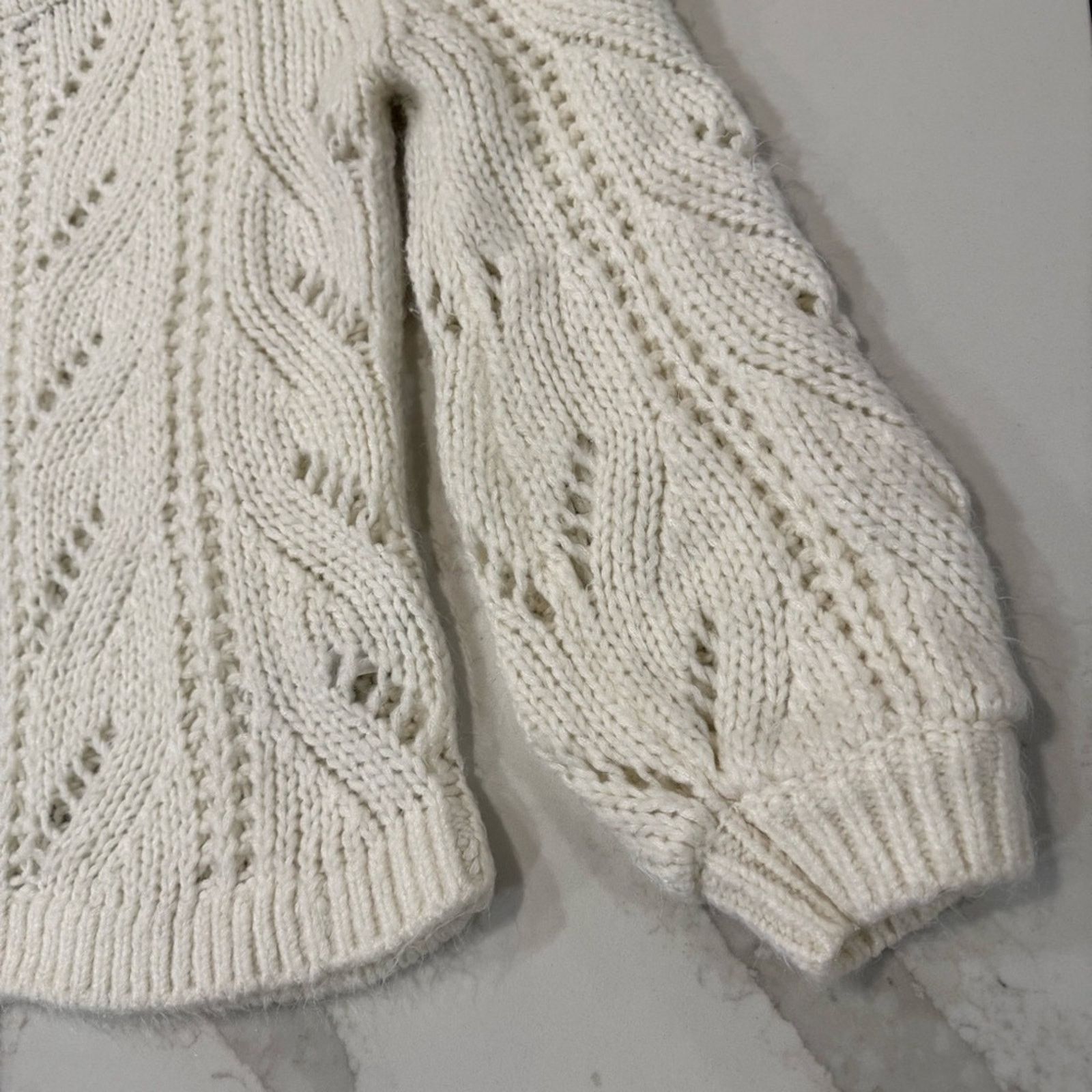Abercrombie & Fitch Abercrombie & Fitch Chunky Cable Knit Sweater Womens Medium Size M / US 6-8 / IT 42-44 - 4 Thumbnail