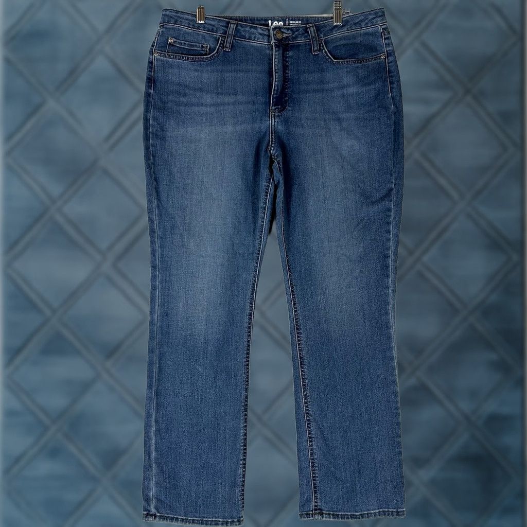 Lee Lee Regular Fit Jeans Womens 16M 5-Pocket Denim Blue Straight Mid Rise 31in Inseam Size 38" / US 16 / IT 52 - 1 Thumbnail