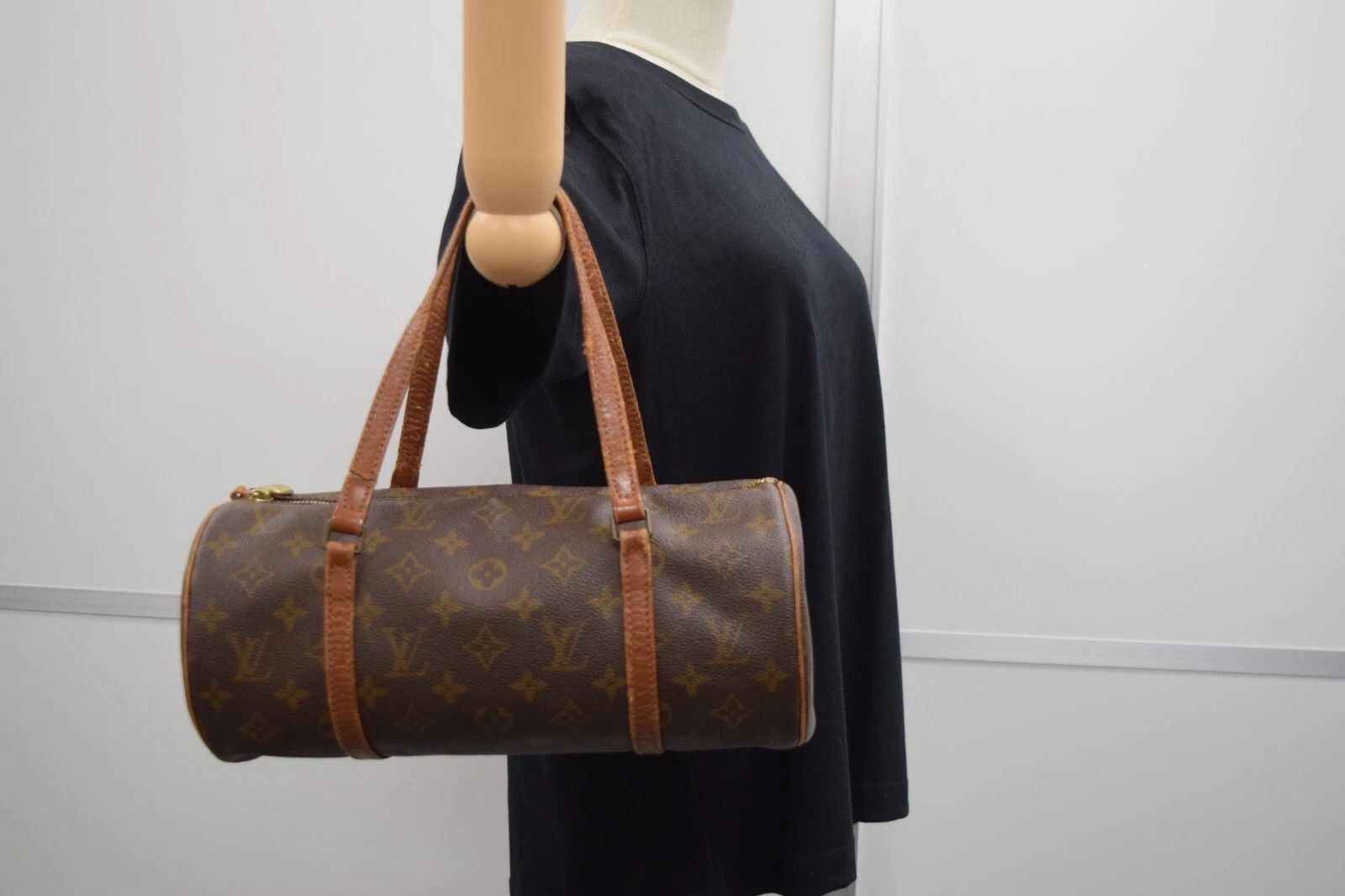 Louis Vuitton Louis Vuitton Papillon 30 Handbag Monogram Canvas M51365 Size ONE SIZE - 3 Thumbnail