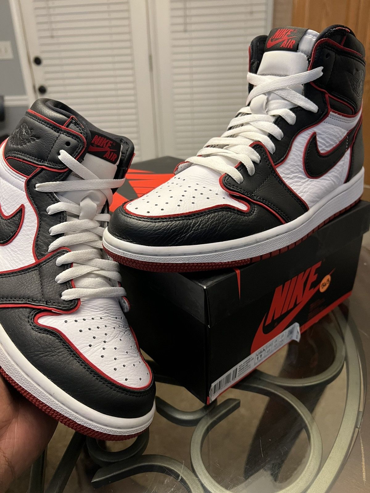 Jordan Brand Jordan 1 Retro High “Bloodline” 2019 Size US 11 / EU 44 - 1 Thumbnail