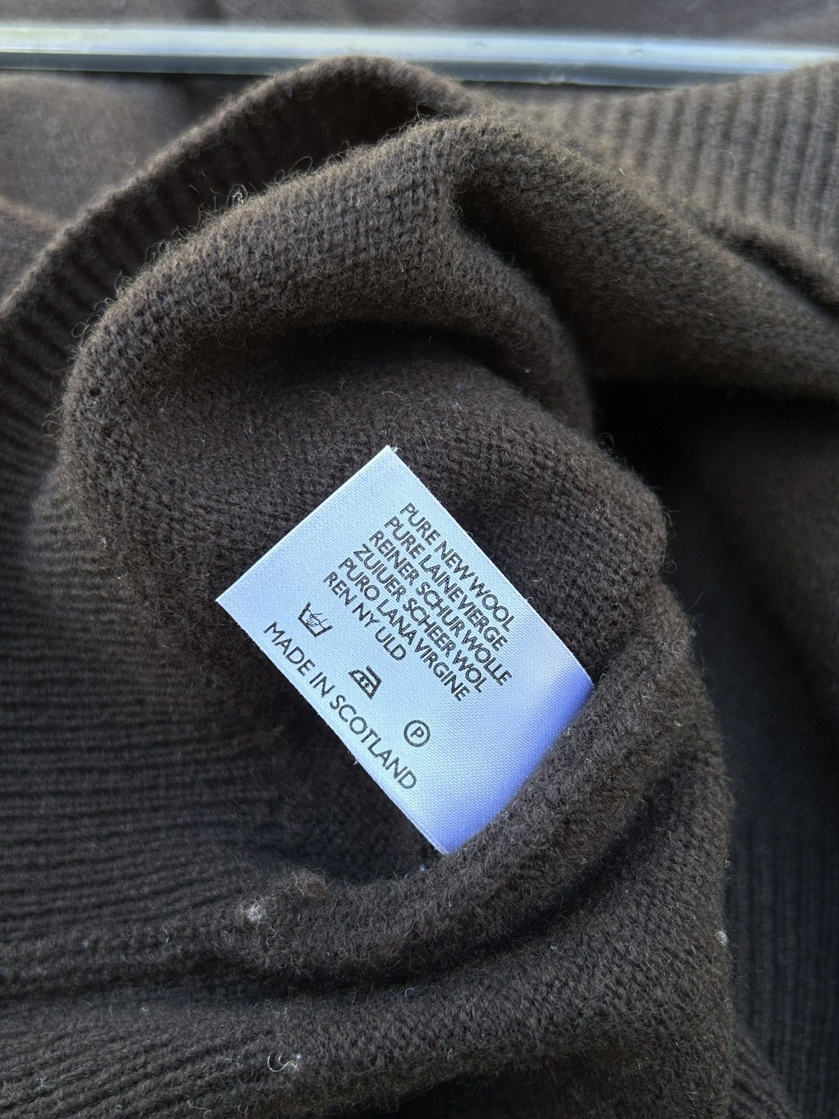 Johnstons Of Elgin Johnstons Of Elgin Leather Elbow Patch V Neck Sweater Size US XL / EU 56 / 4 - 10 Thumbnail