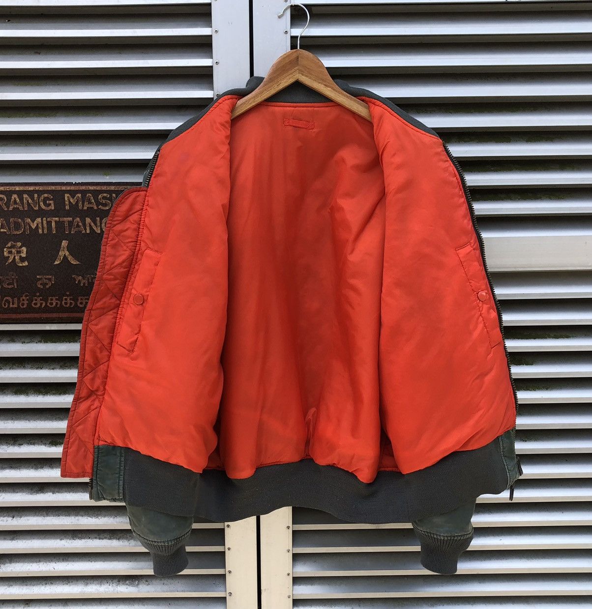 Vintage Vintage Sun Faded Ma-1 Bomber Jacket By Uniqlo Size US XL / EU 56 / 4 - 3 Thumbnail