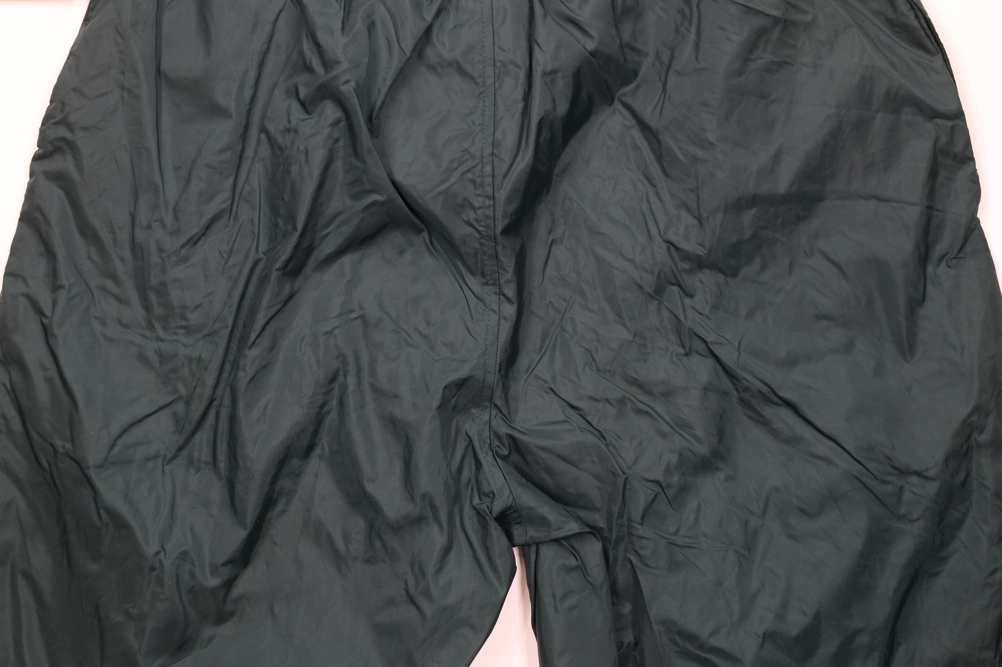 Vintage Deadstock Vintage 90s Streetwear Windbreaker Shorts Green Size US 36 / EU 52 - 11 Thumbnail