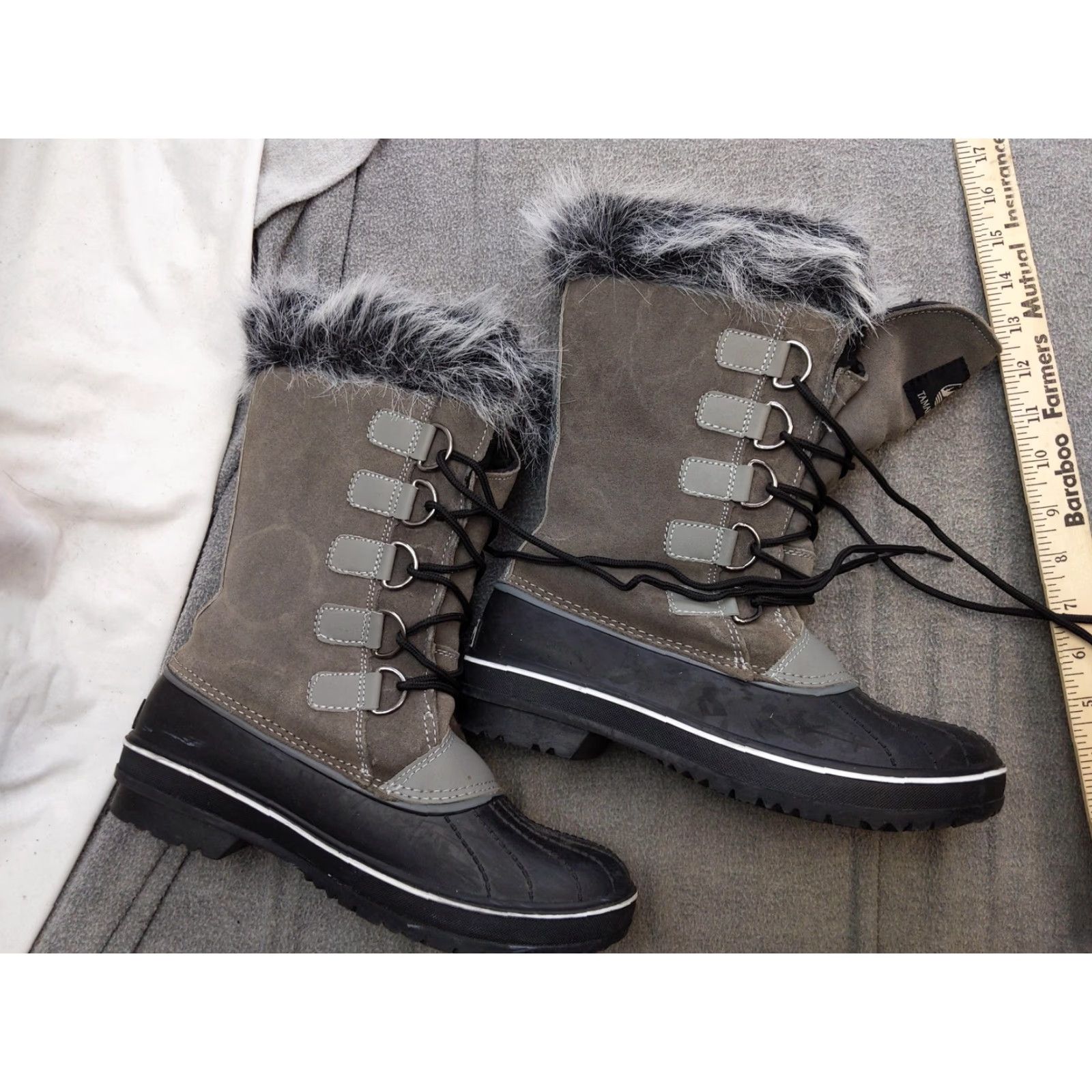 Vintage Tamarack Snow Boot Womens Size 10 Gray Suede Faux Fur Lace Up Mid Calf Winter Outdoor Size US 10 / IT 40 - 2 Thumbnail