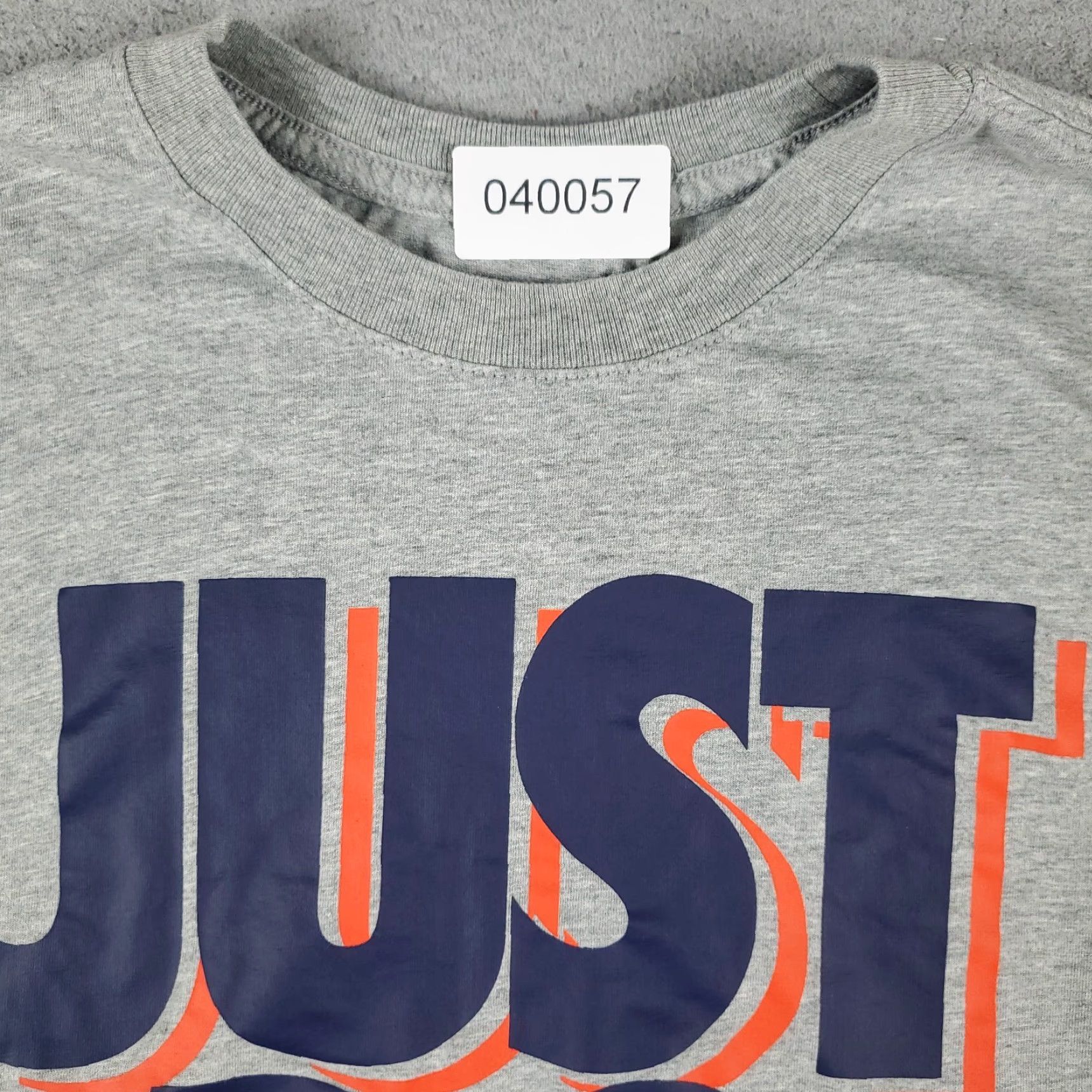 Nike Nike T Shirt Mens Large Gray Swoosh Casual Short Sleeve Adult L White? Gray? Size US L / EU 52-54 / 3 - 3 Thumbnail