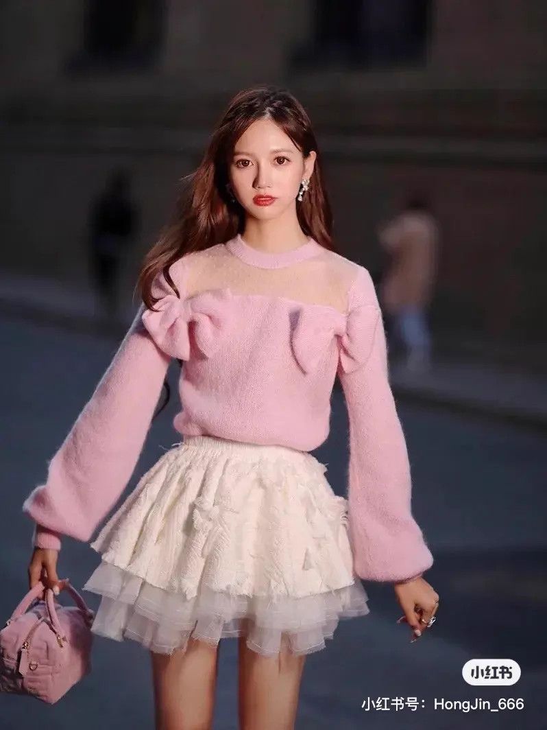 Valentino Valentino Women's Pink Bow Top M Size M / US 6-8 / IT 42-44 - 1 Thumbnail