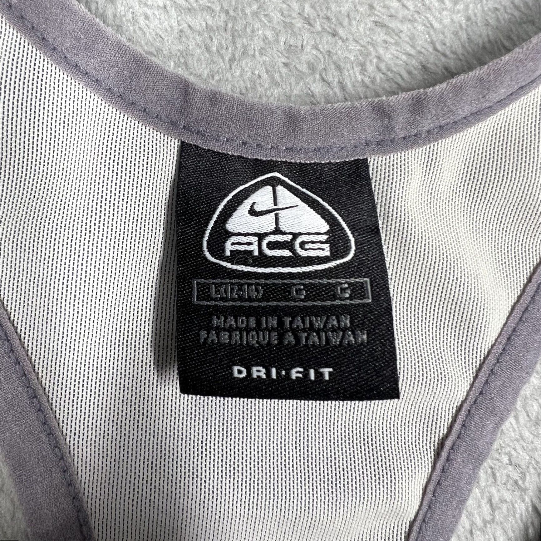 Nike VINTAGE Nike ACG Ladies Large Racerback Tank Top Side Pocket Shelf Bra Stretch Blue Shirt Womens Size L / US 10 / IT 46 - 5 Thumbnail