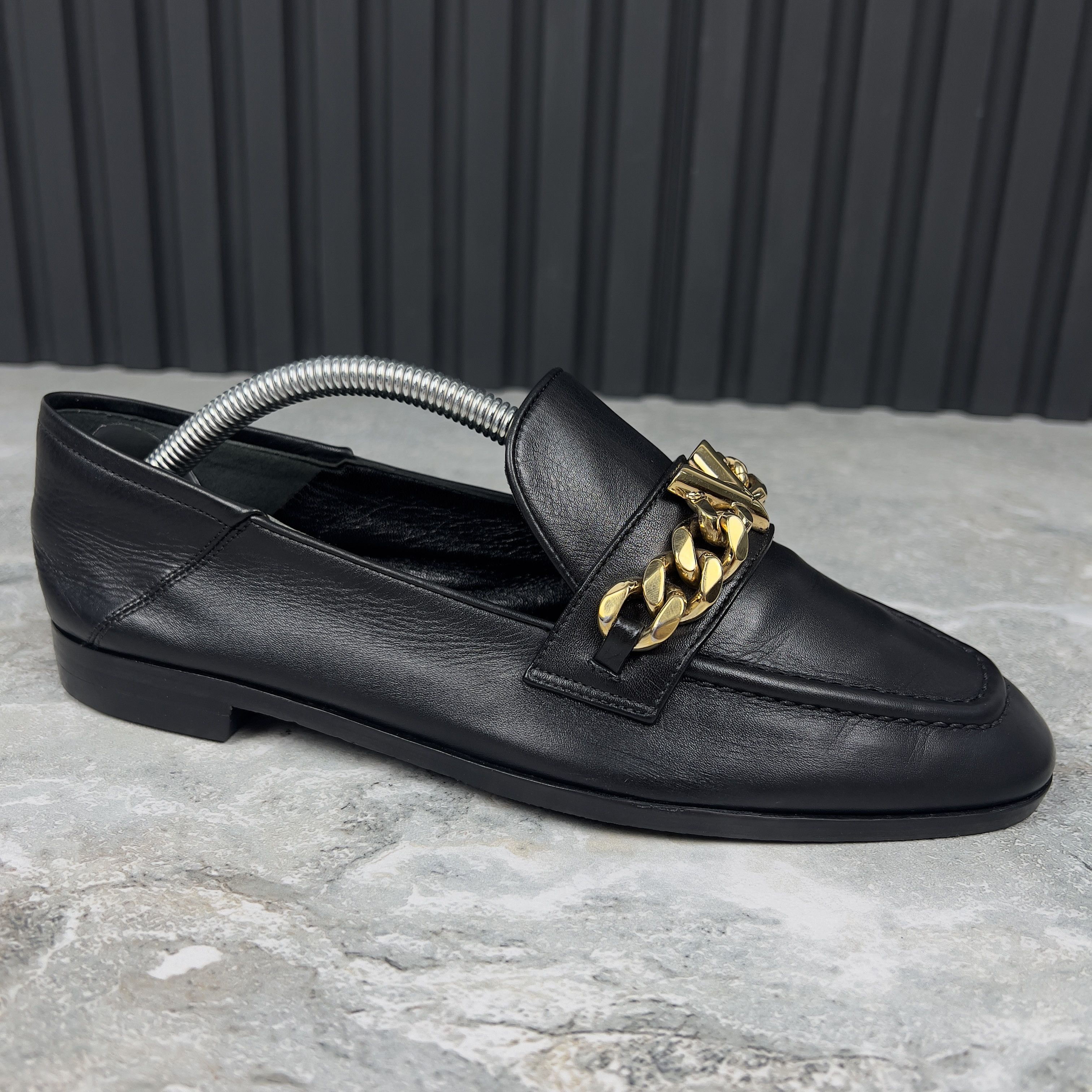 Louis Vuitton Gold V Chain Flat Loafers Leather