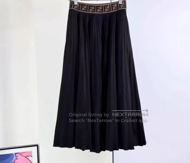 Fendi Fendi Skirt Size 25" / US 0 / IT 36 - 1 Thumbnail