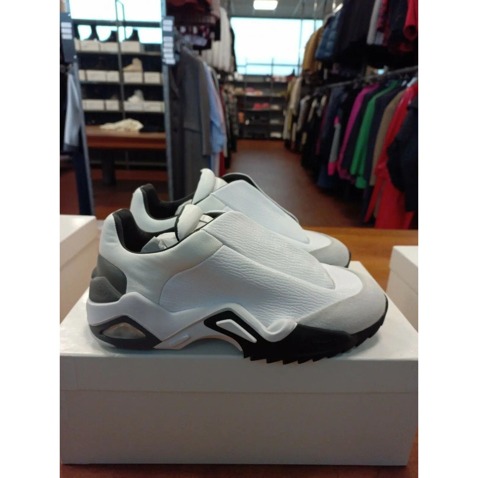Maison Margiela o1rshd1 Sneakers S37WS0493 in White and Grey Size US 10 / EU 43 - 1 Thumbnail