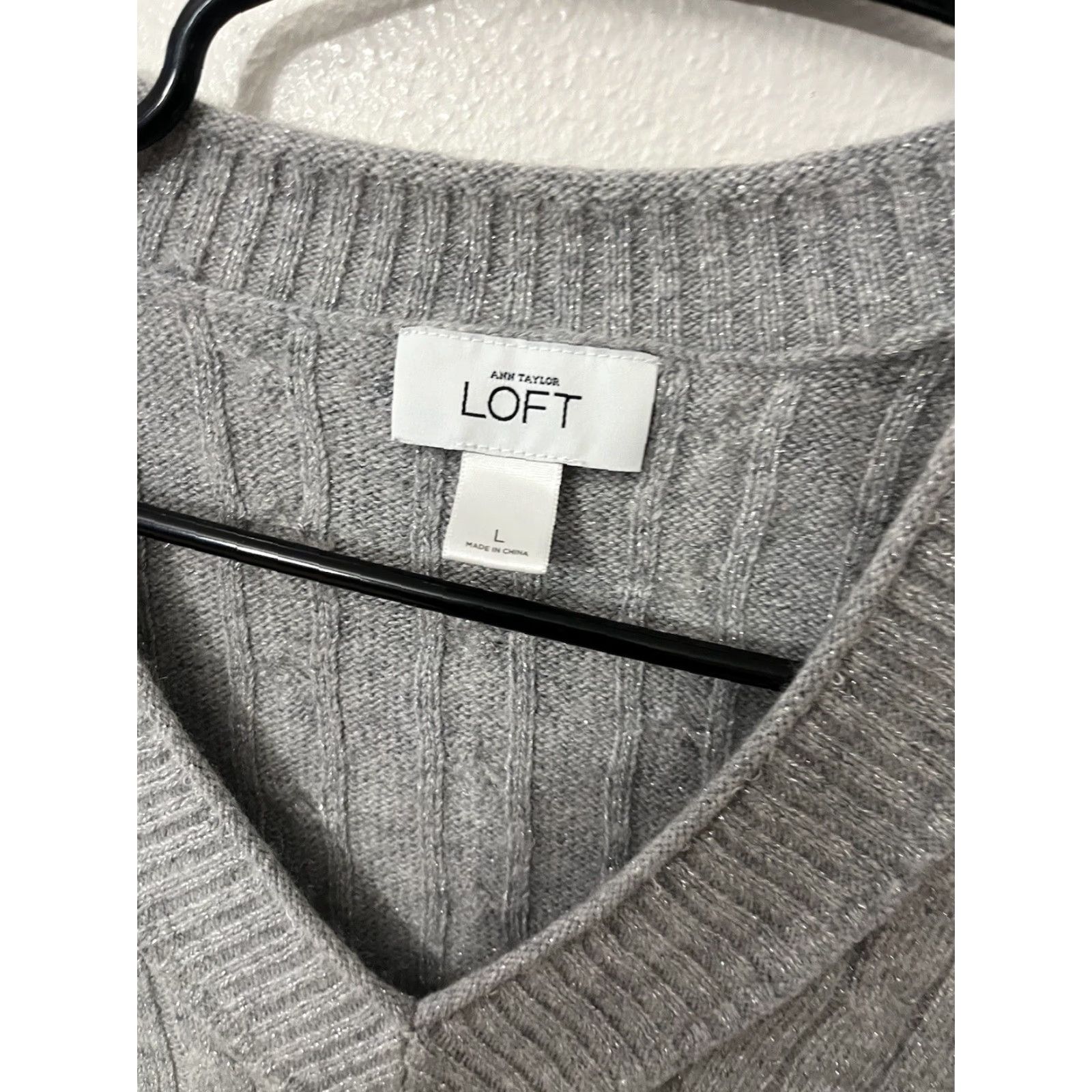 Loft LOFT Sweater V-Neck Cable Knit Gray L Glitter Silver Sparkle Holiday Pullover Women Classic All Seasons Winter Fall Size L / US 10 / IT 46 - 2 Thumbnail