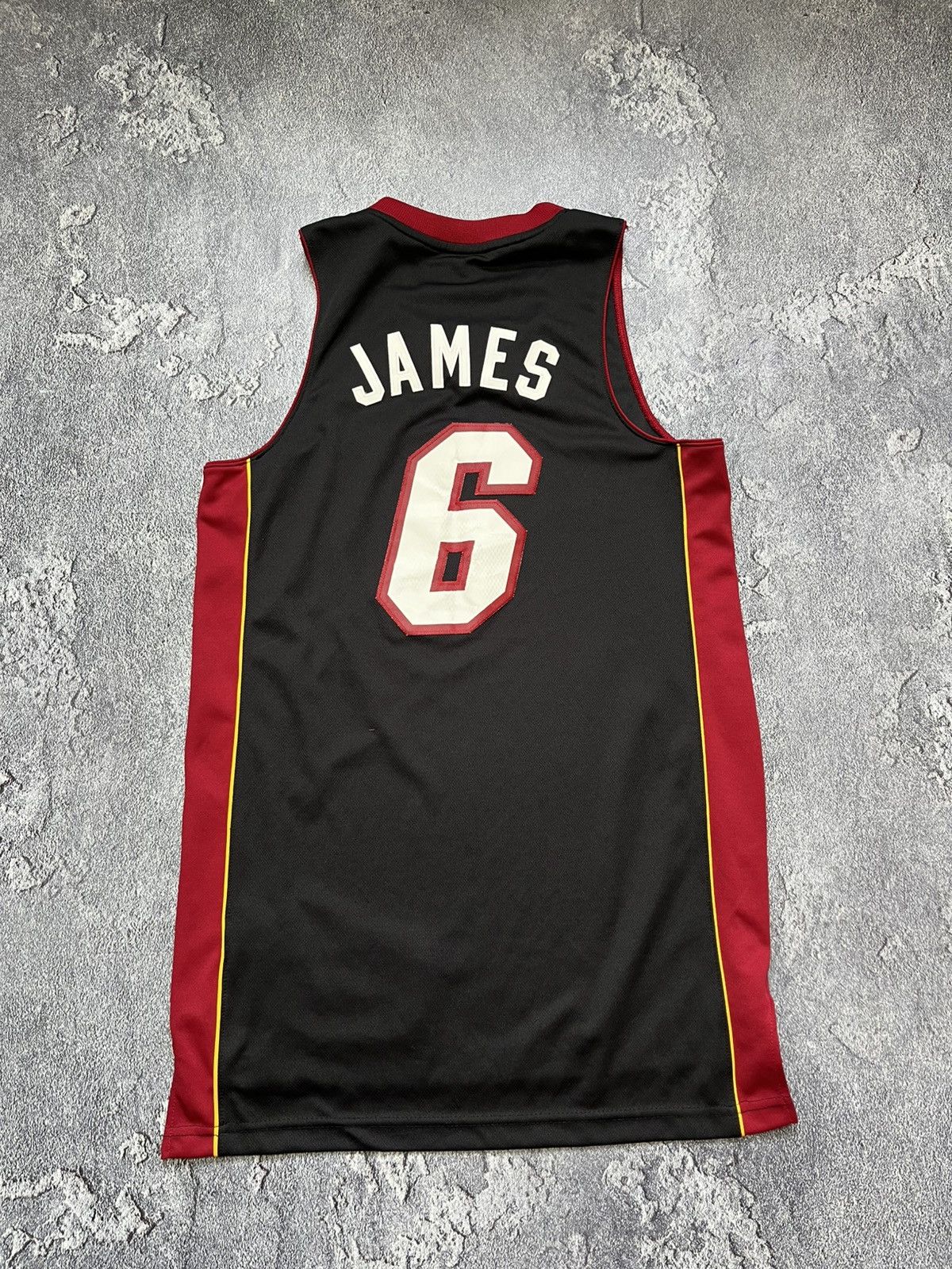 Adidas × NBA 2011 Adidas Miami Heat LeBron James 6 Basketball Jersey Size US S / EU 44-46 / 1 - 3 Thumbnail