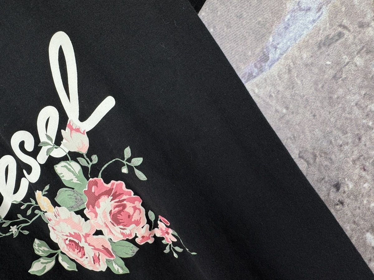 Diesel Women’s Diesel Flowers T-Shirt Streetwear Size XL Size XL / US 12-14 / IT 48-50 - 7 Thumbnail