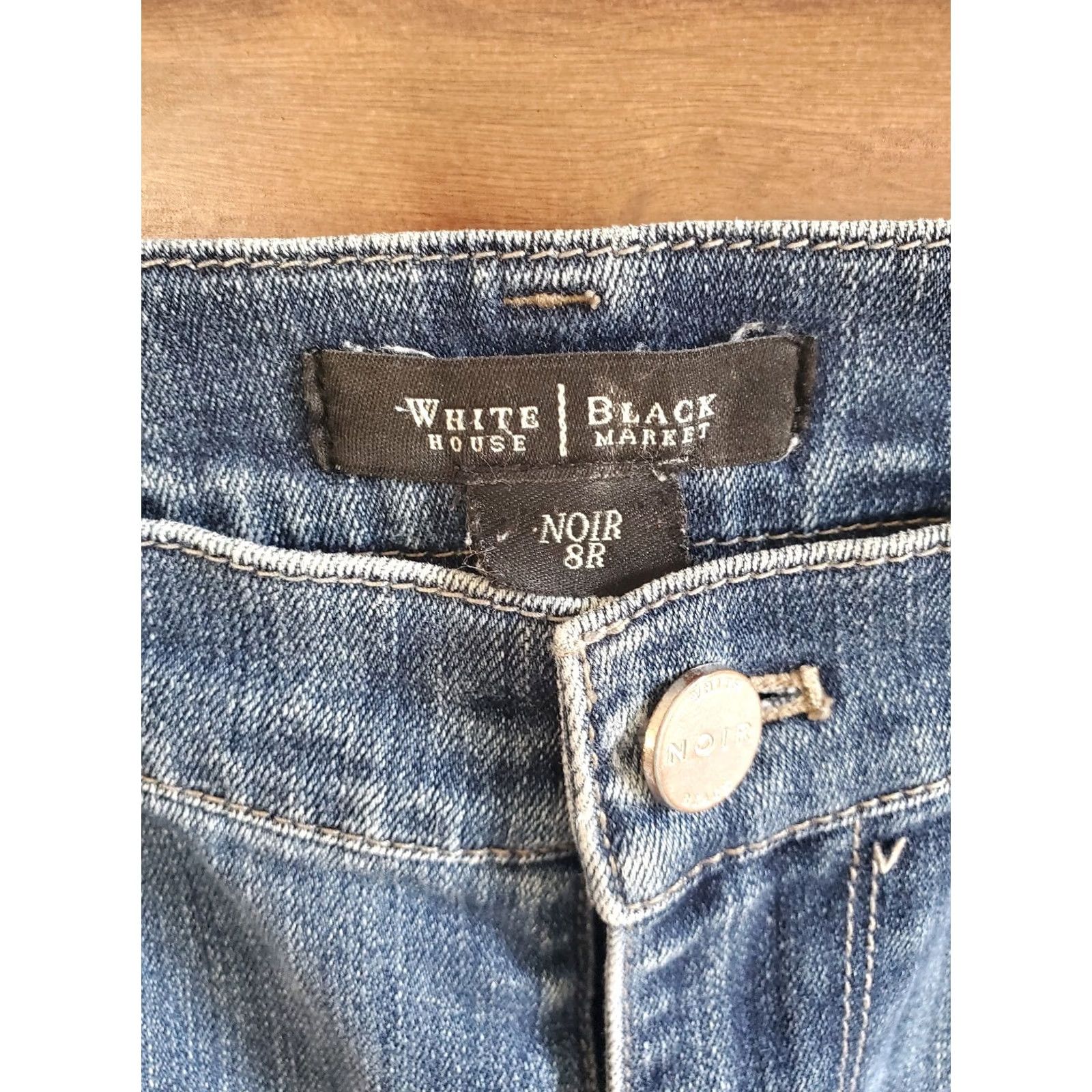 White House Black Market White House Black Market Noir Flare leg jeans rhinestone Pockets 8R Womens Size 30" / US 8 / IT 44 - 4 Thumbnail
