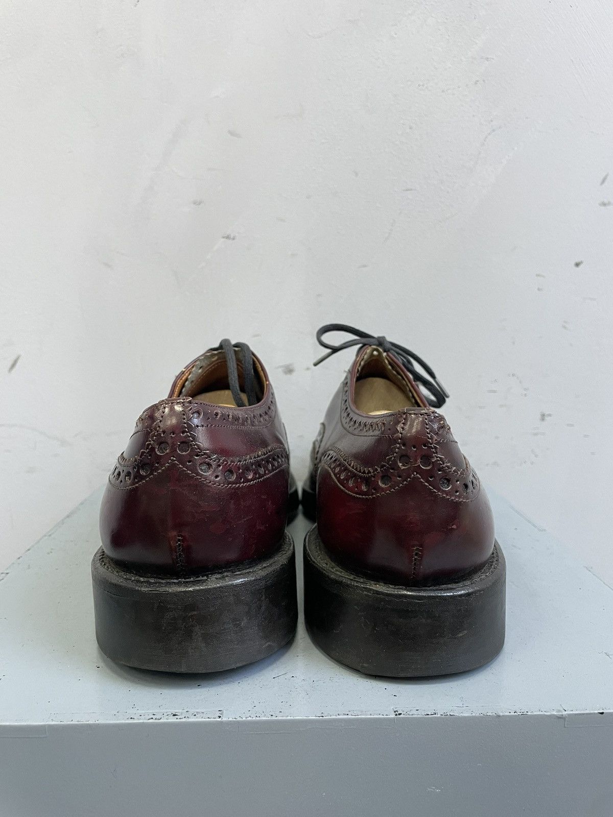 Church's Churchs brogue red sporty shoes bold classic style Size US 8.5 / EU 41-42 - 8 Thumbnail