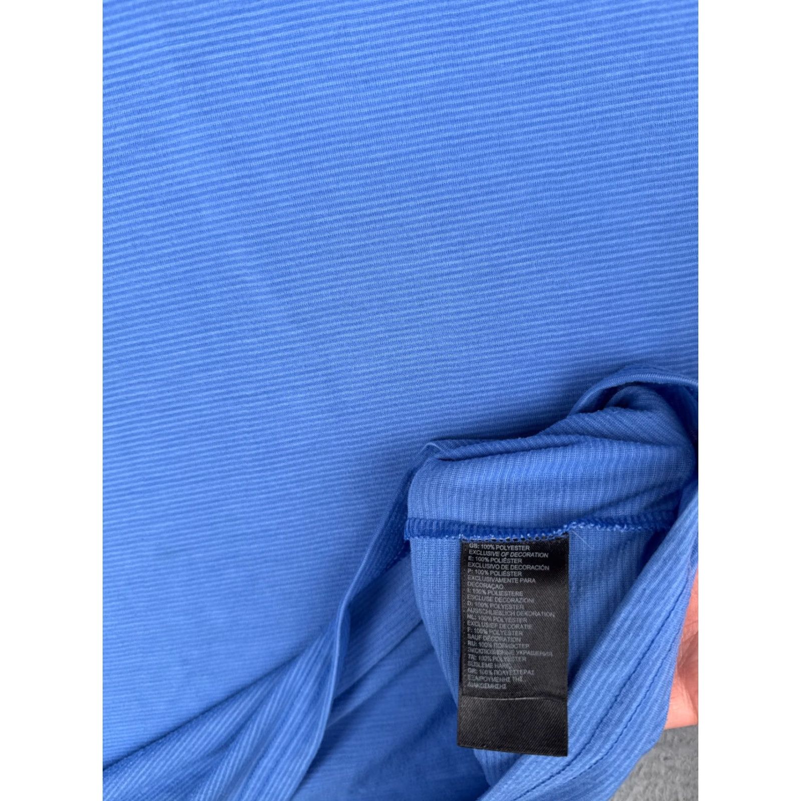 The North Face The North Face T-Shirt Women Large Blue Stripe Short Sleeve V-Neck Polyester Read Size L / US 10 / IT 46 - 7 Thumbnail