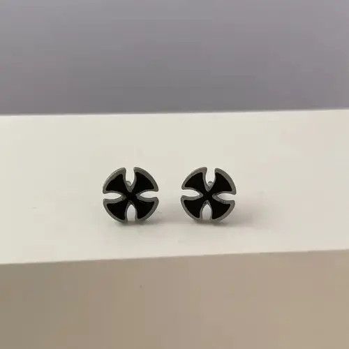 Designer × Jewelry Titanium Steel Cross Stud Earrings for Men Women Size ONE SIZE - 2 Thumbnail
