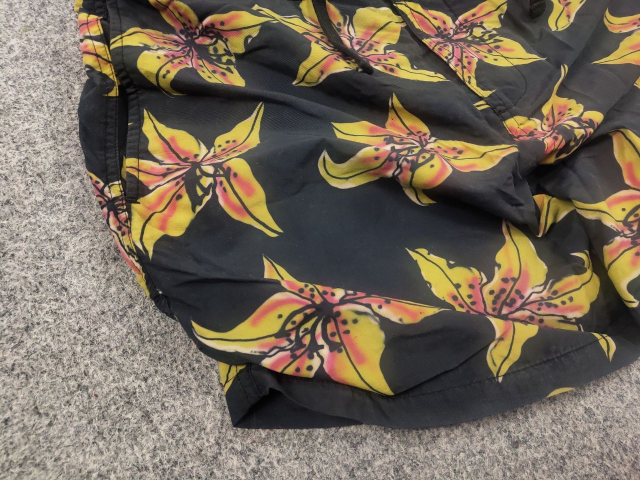 Allsaints Allsaints Hibiscus Swim Casual Nylon Floral Pattern Shorts Size US 32 / EU 48 - 7 Thumbnail