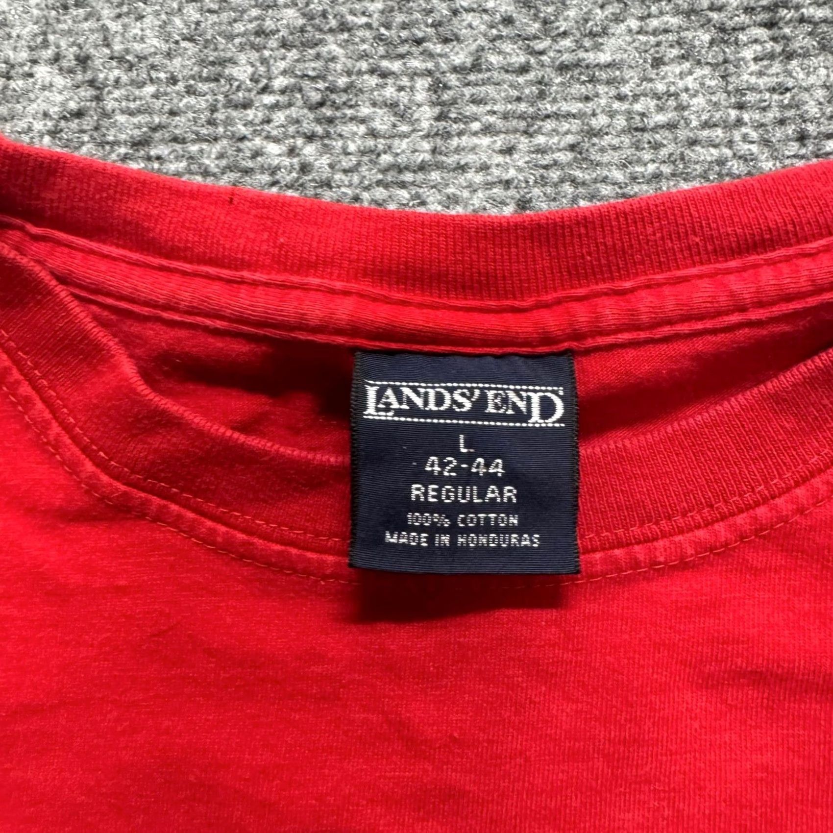 Vintage VINTAGE We The People Lands End T-shirt Men L Red Y2K 90s Star Distressed/Pre-owned Mens Shirt Size US L / EU 52-54 / 3 - 3 Thumbnail